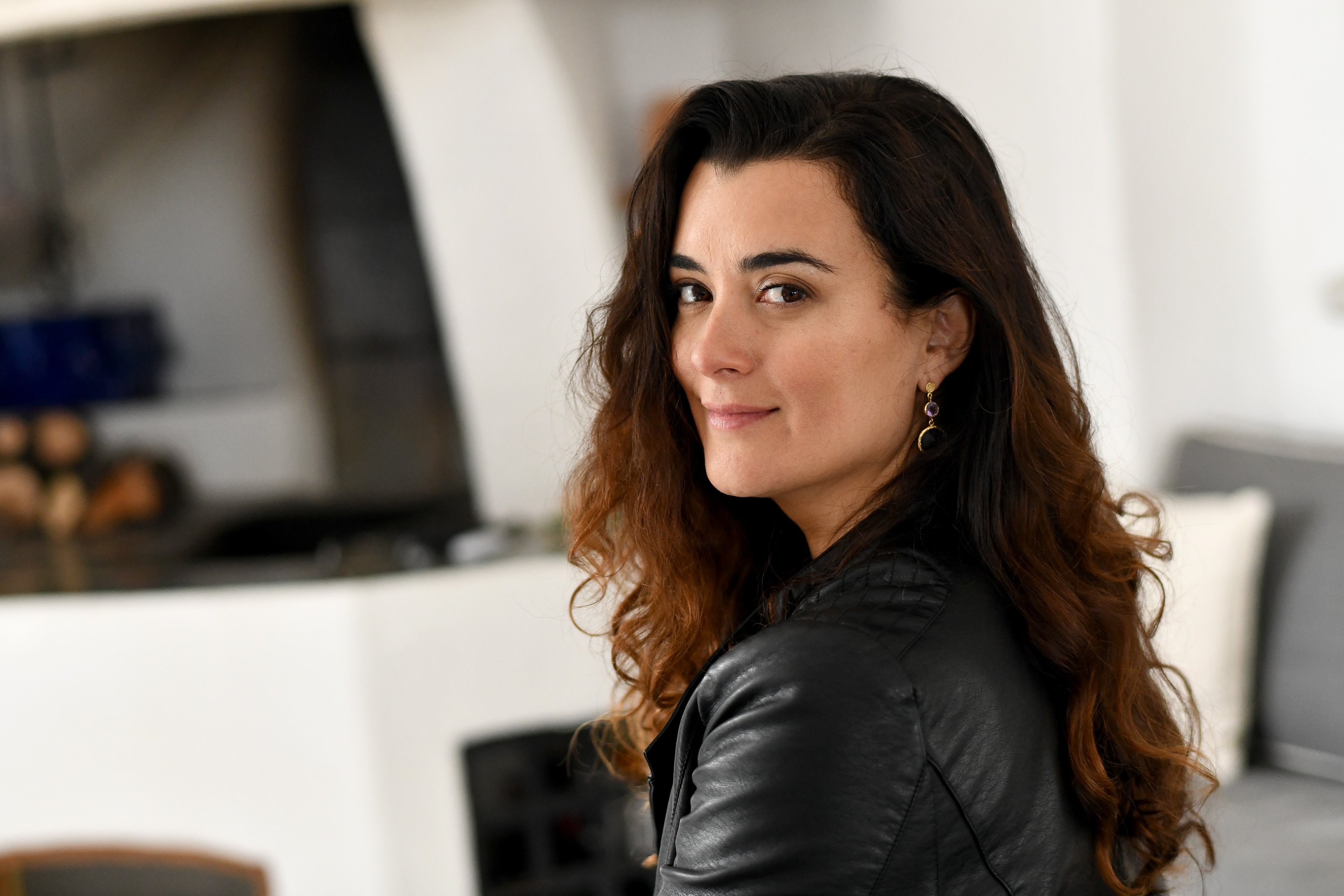 Cote De Pablo poses for a portrait session during the Riviera International Film Festival on May 2, 2018 | Photo: GettyImages