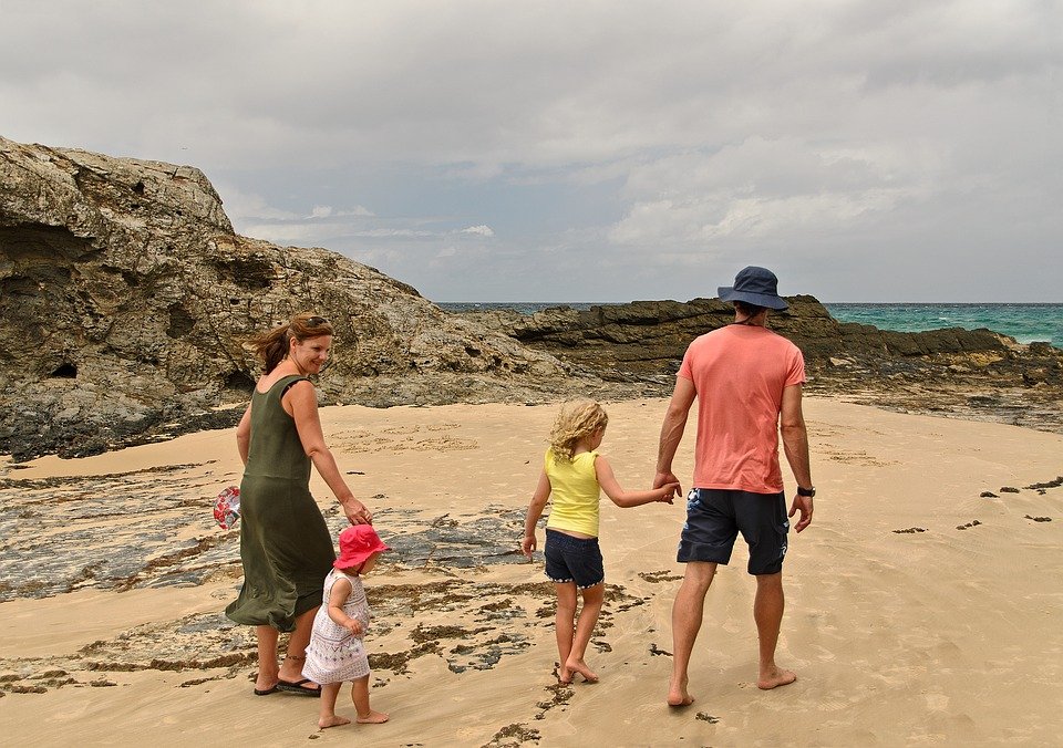 Une famille sur la plage | photo : Pixabay