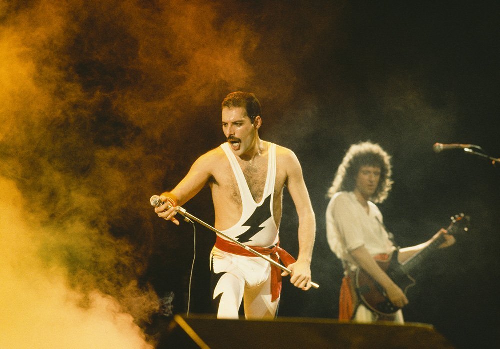 Freddie Mercury and his "Queen" bandmate Brian May. I Image: Getty Images.
