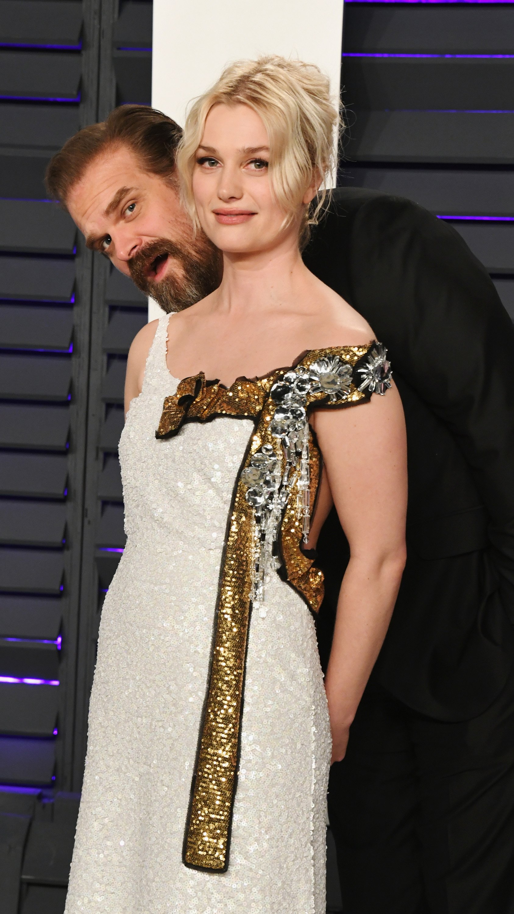 Alison Sudol and David Harbour at the 2019 Vanity Fair Oscar Party on February 24, 2019 | Source: Getty Images