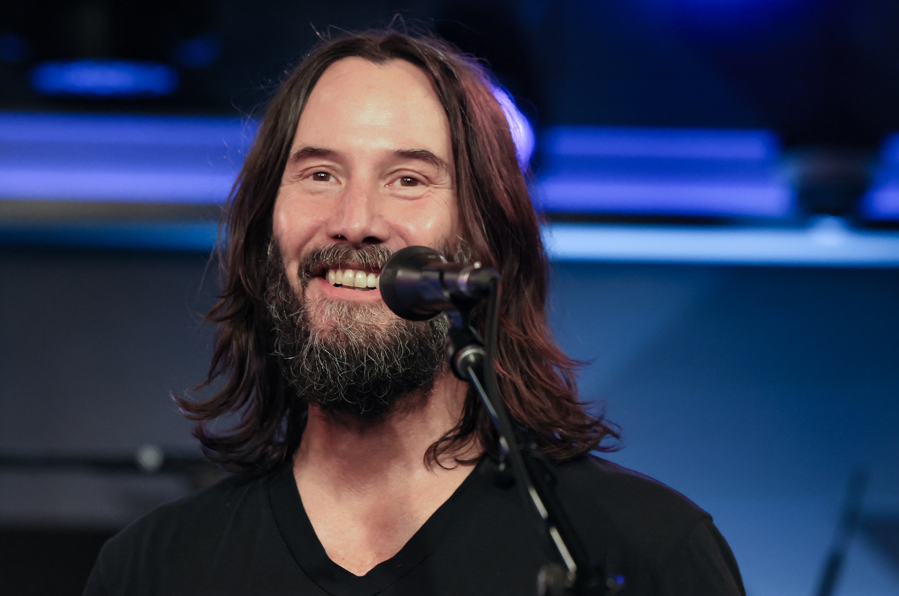 Keanu Reeves of Dogstar in a performance at SiriusXM Studios in Los Angeles, California, on September 22, 2023 | Source: Getty Images