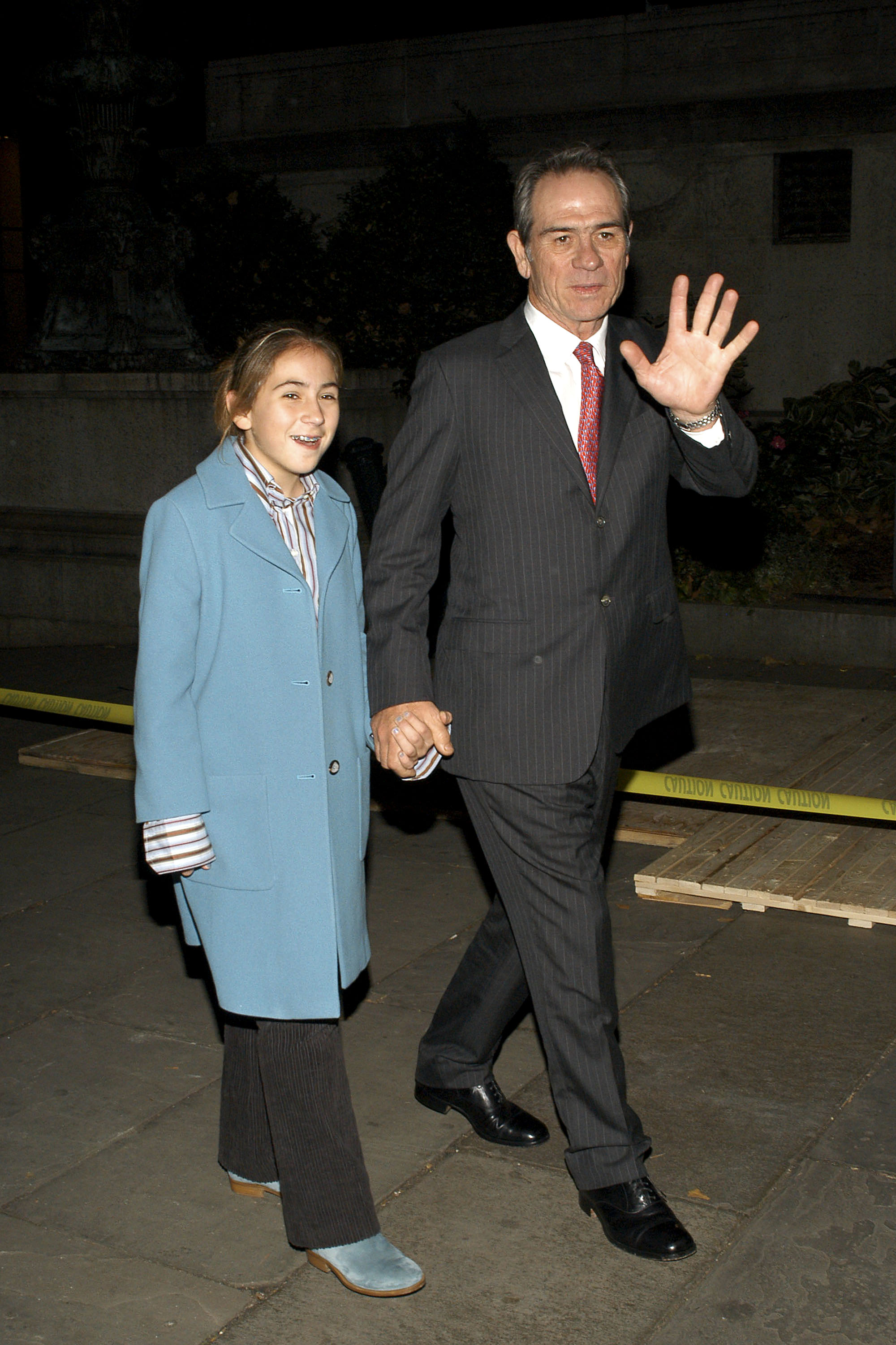 Tommy Lee Jones and Victoria Jones at the "The Missing at the Bryant Park Grill" premiere afterparty on November 16, 2003, in New York. | Source: Getty Images