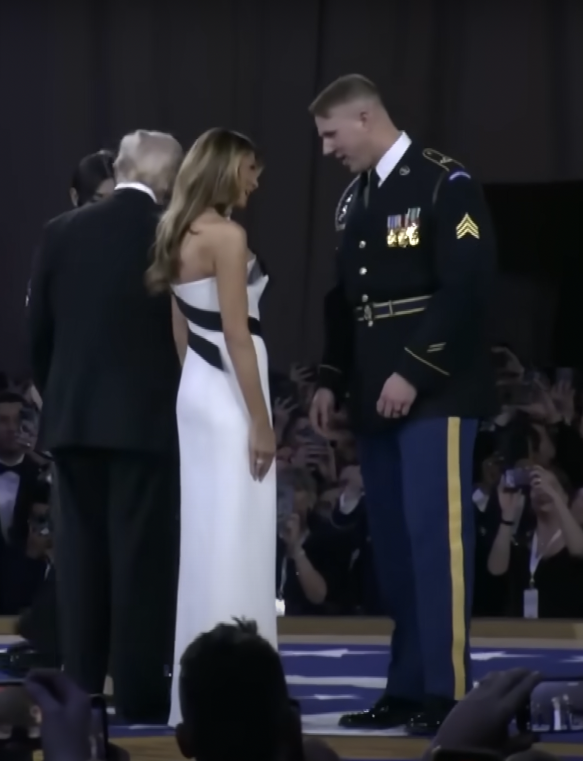 First Lady Melania Trump chats with U.S. Army Sergeant Henry Waller, dated January 23, 2025 | Source: YouTube/@InsideEdition