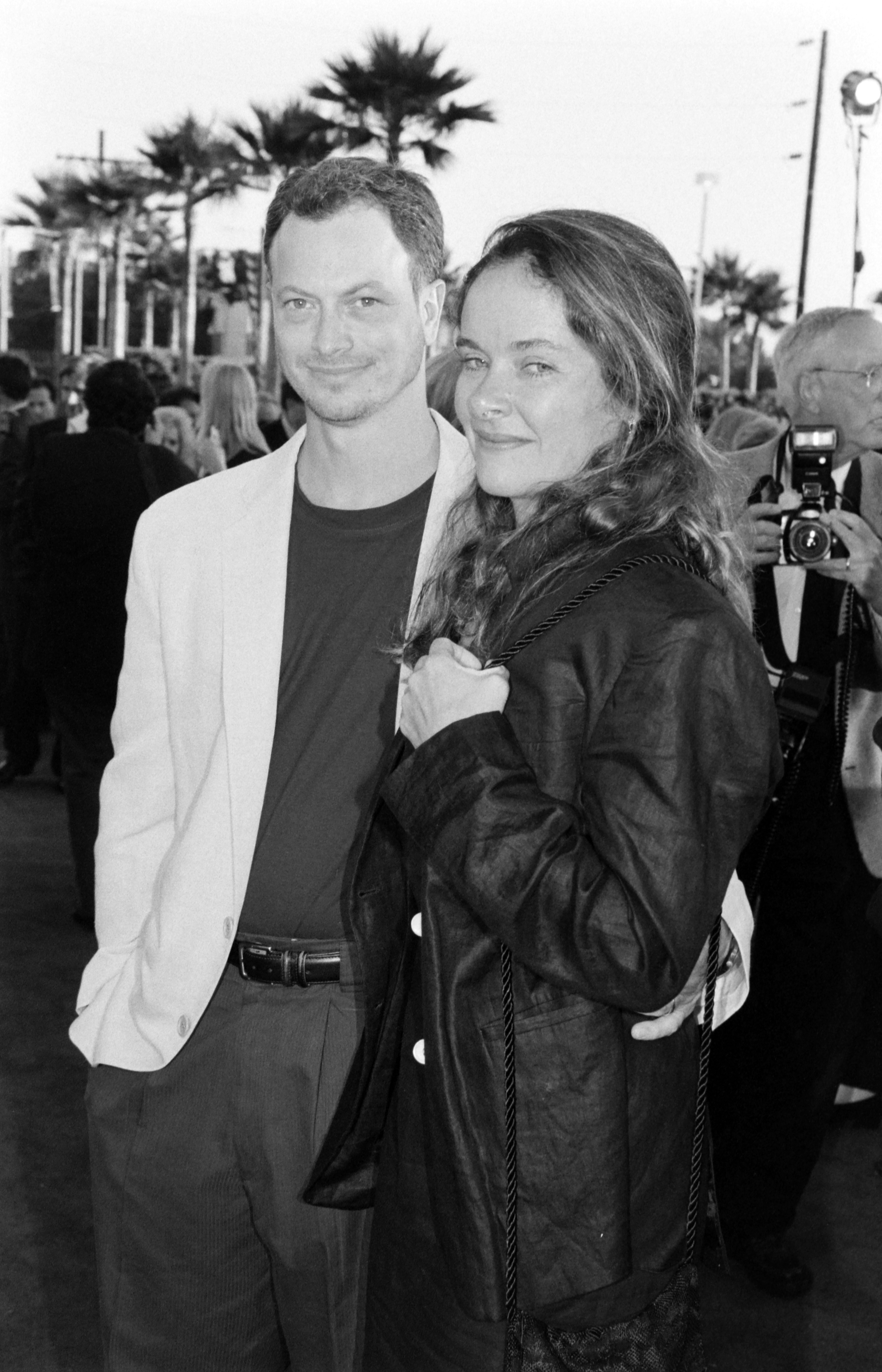 Gary Sinise and Moira Harris attending an event in Paramount Studios in Los Angeles on August 3, 1994 | Source: Getty Images