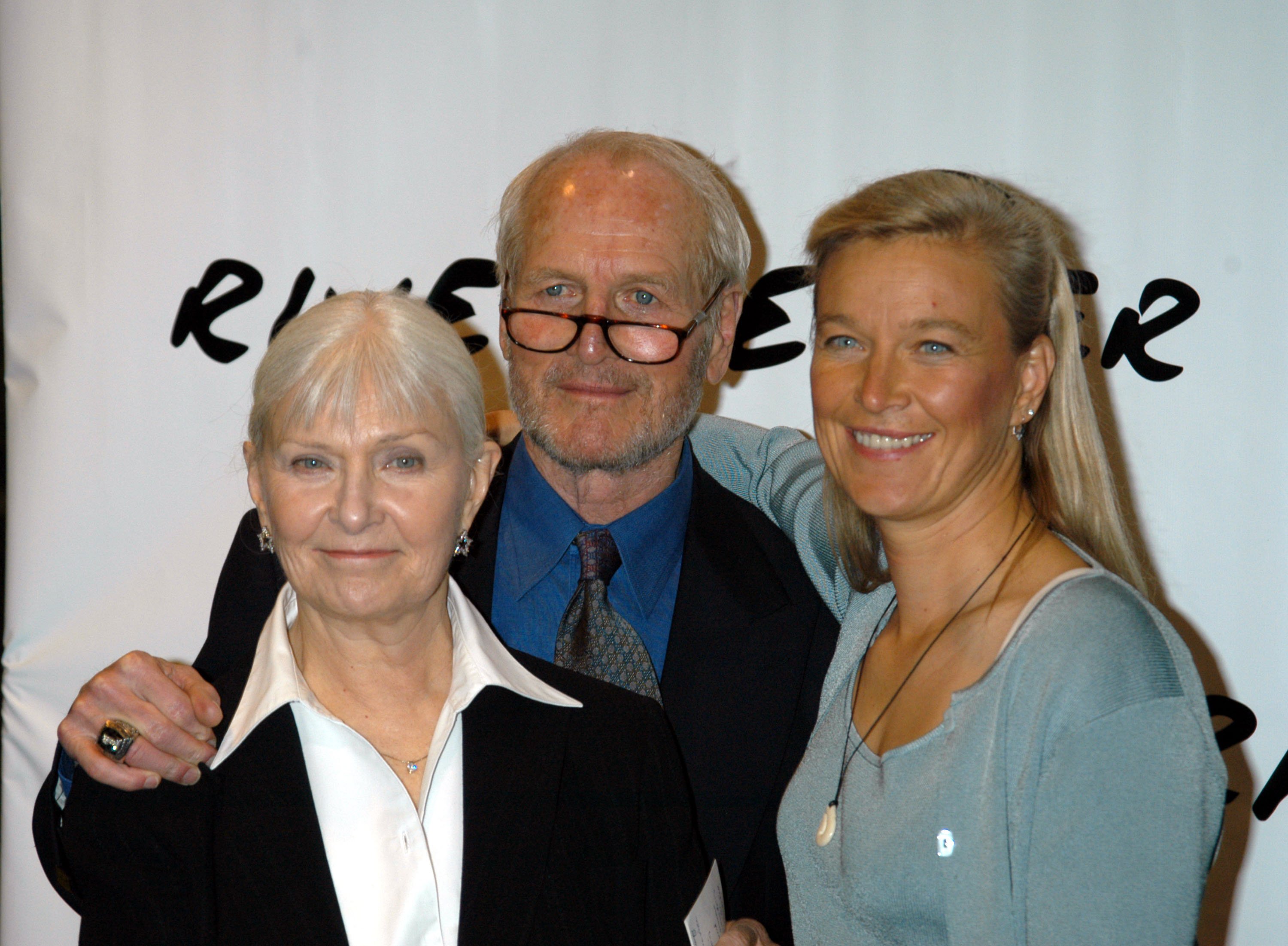 Paul Newman, Joanne Woodward, and their daughter Nell Newman at The Riverkeeper 2003 Benefit on May 16, 2003 | Source: Getty Images
