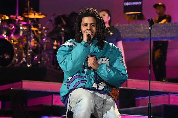  J. Cole performs at halftime during the 68th NBA All-Star Game on February 17, 2019 | Photo: Getty Images