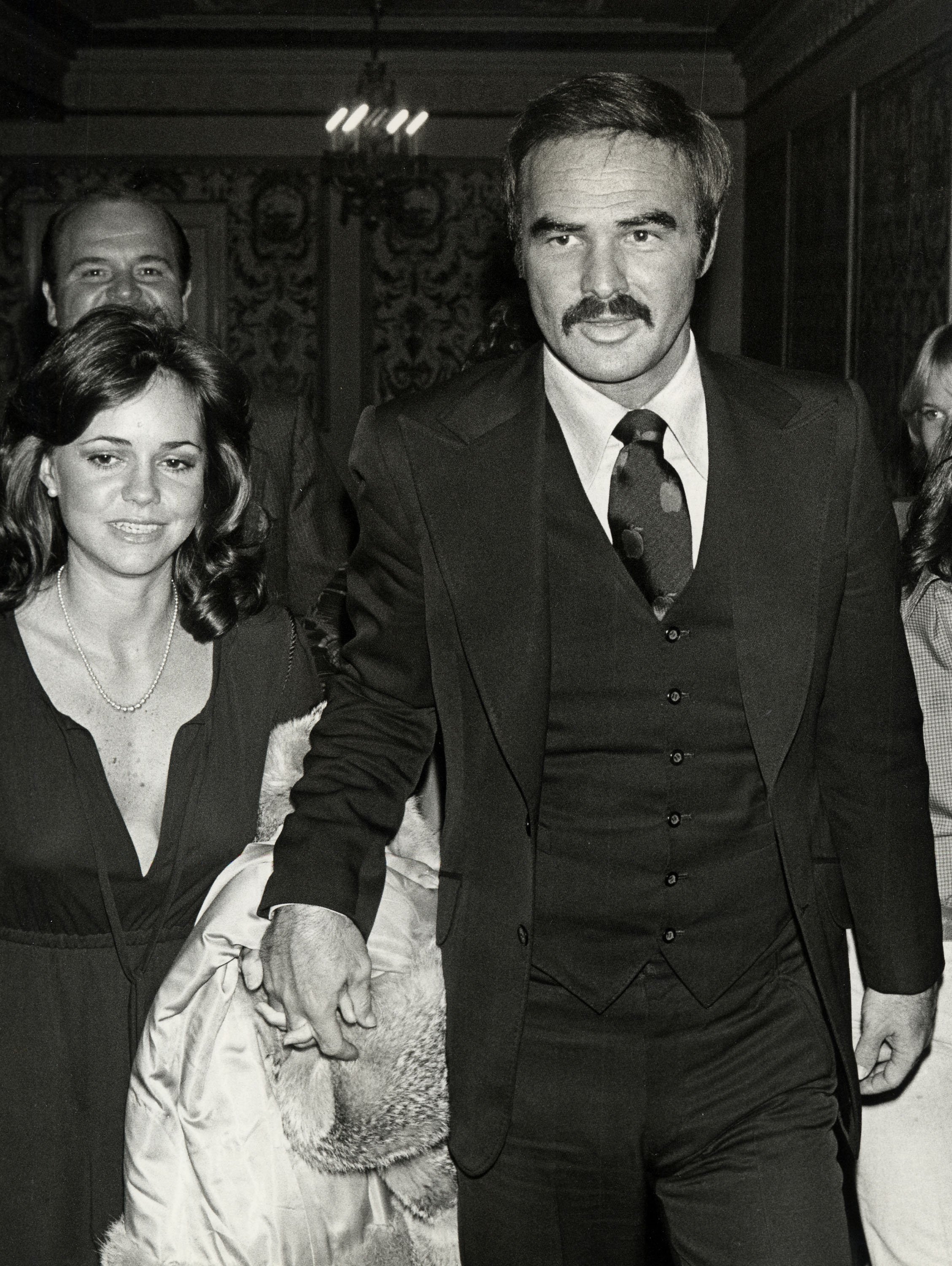 Burt Reynolds and Sally Field at the performance of Annie on November 4, 1977 | Source: Getty Images