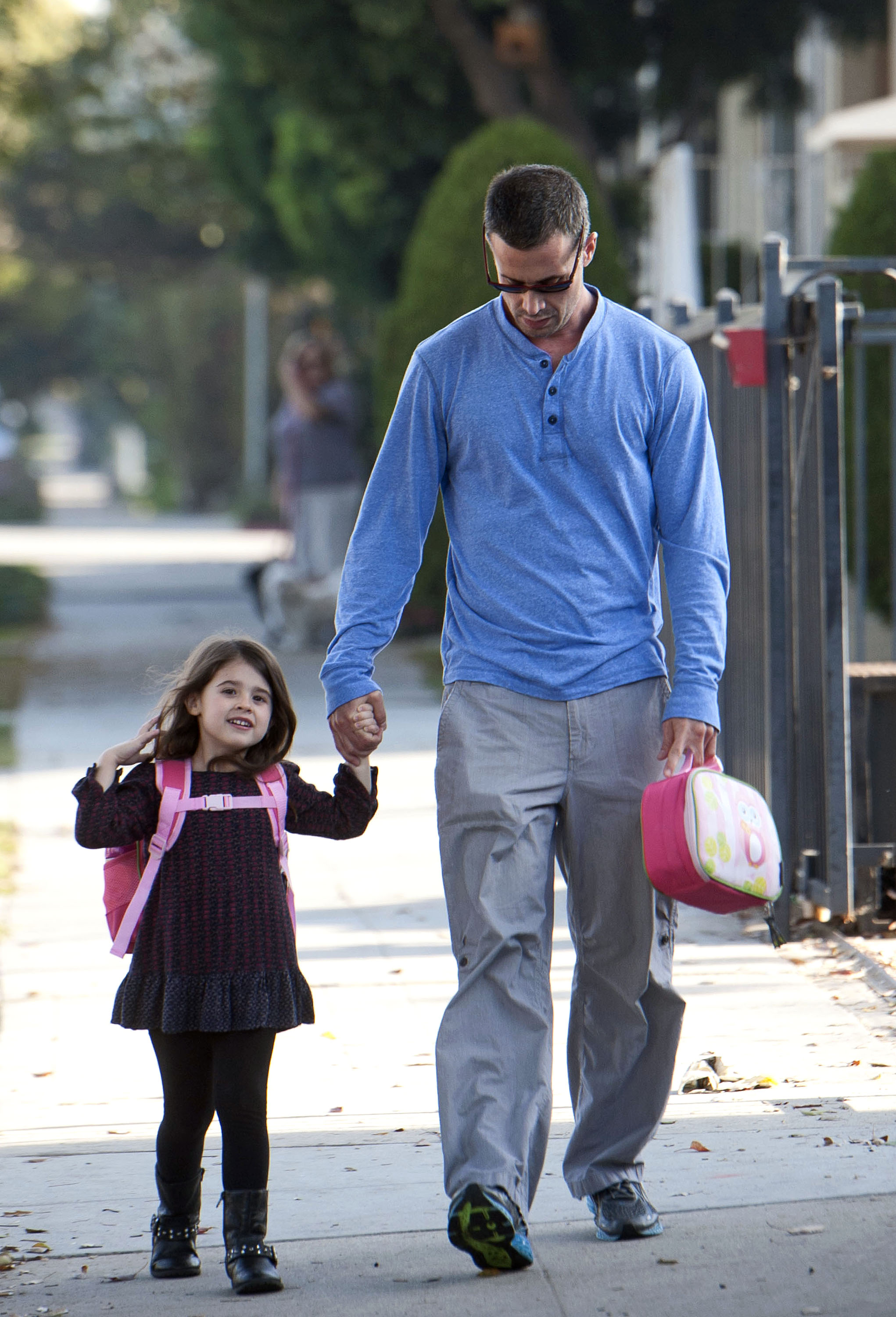 The actor walks his daughter to school on January 29, 2014 in Los Angeles, California. | Source: Getty Images