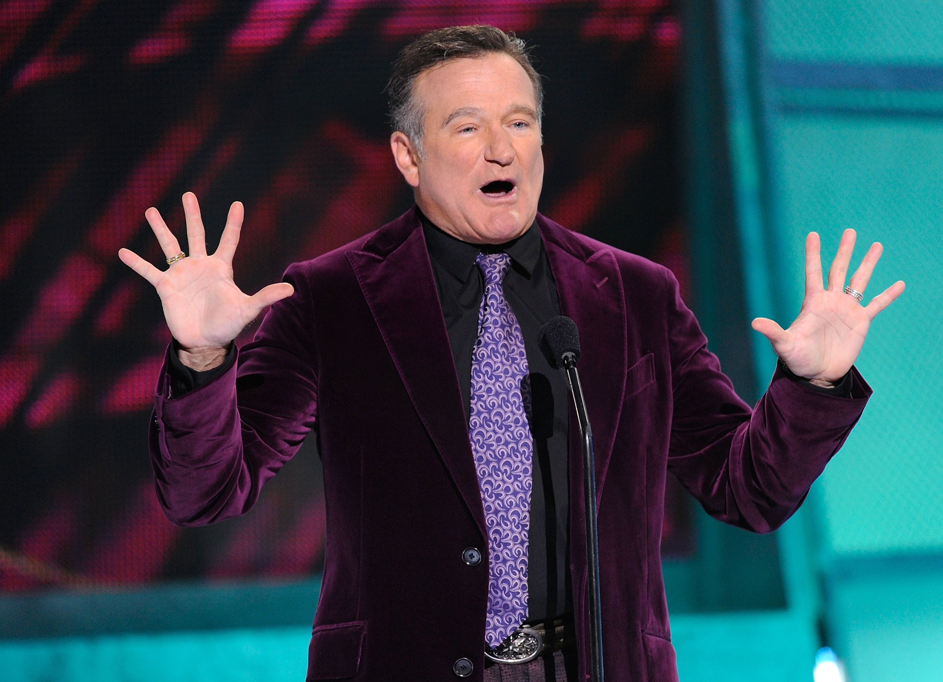 Presenter Robin Williams speaks at the 35th Annual People's Choice Awards held at the Shrine Auditorium on January 7, 2009 | Photo: Getty Images