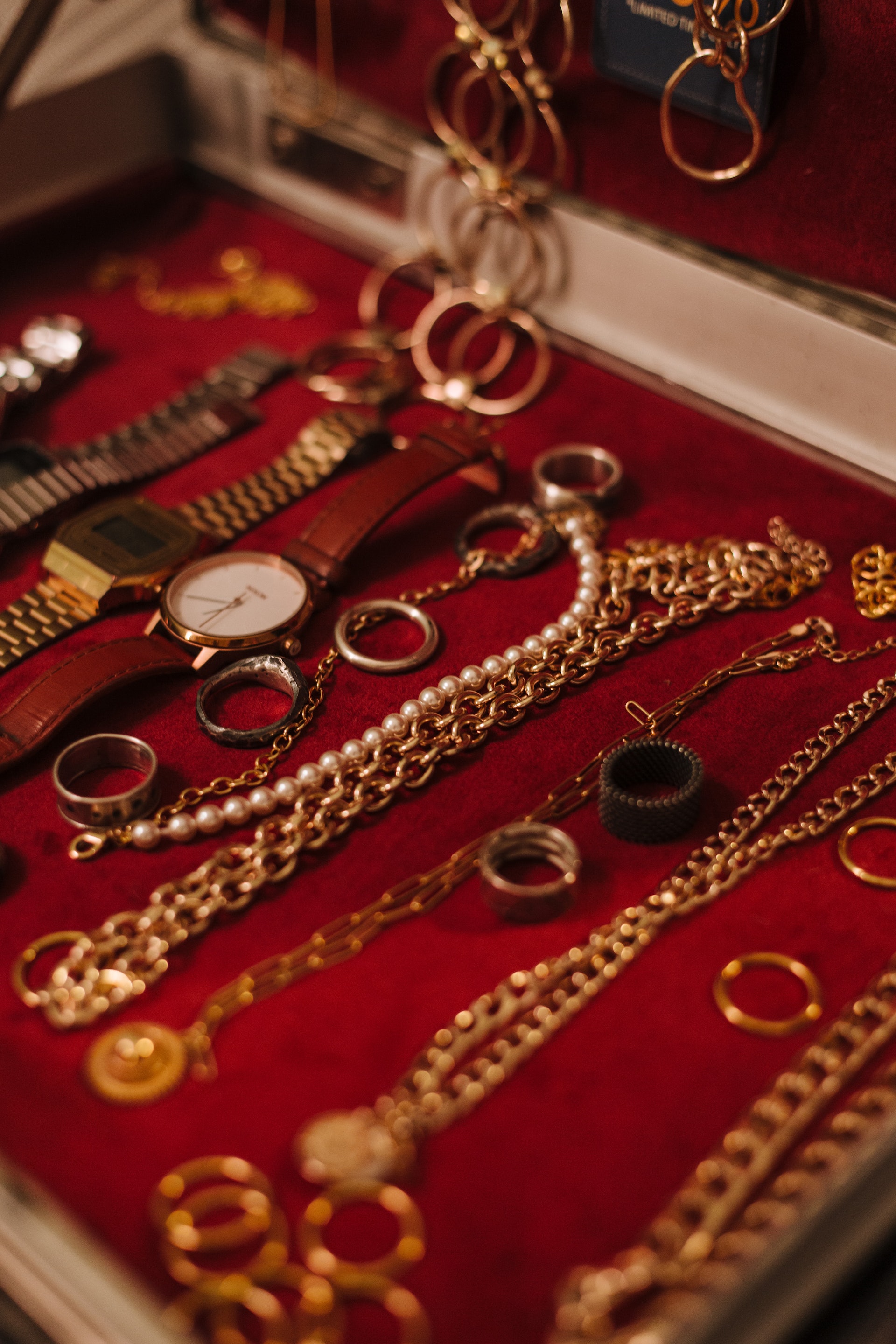 A variety of jewelry | Source: Pexels