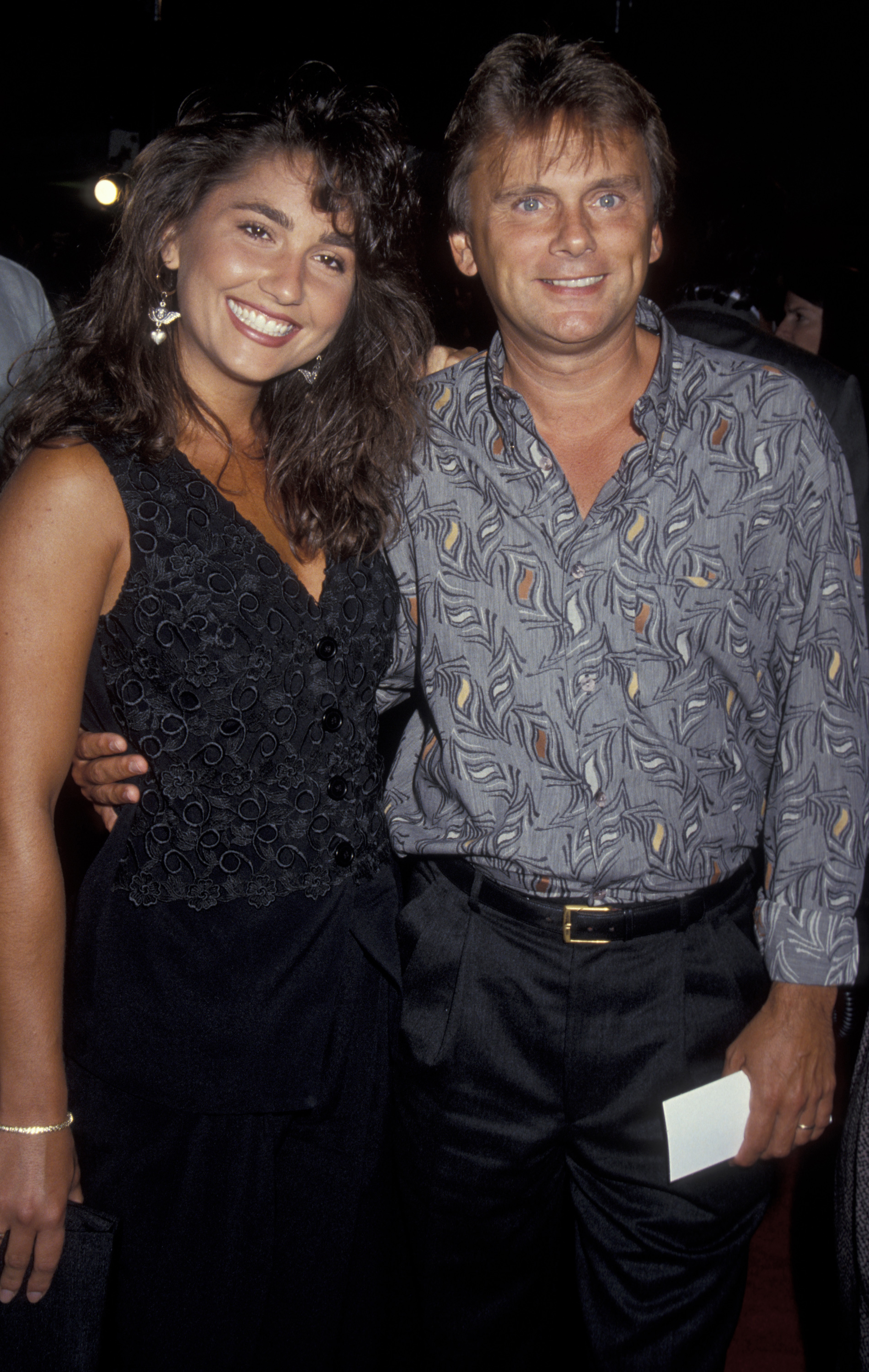 Pat Sajak and Lesly Brown at the premiere of "Mr. Saturday Night" on September 22, 1992 | Source: Getty Images