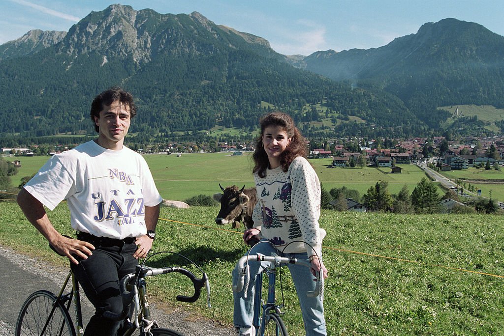 Rendez-vous avec les patineurs Paul et Isabelle Duchesnay à Oberstdorf en Allemagne. En Allemagne, à Oberstdorf, le 13 octobre 1994. | Photo : Getty Images