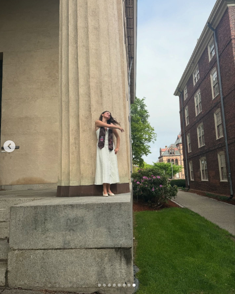 A solo shot of Elliott Stephanopoulos on graduation day, dated May 2025 | Source: Instagram/gstephanopoulos