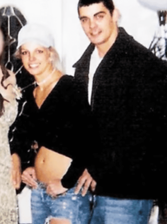 Britney Spears and Jason Alexander. I Image: YouTube/ Clevver News.