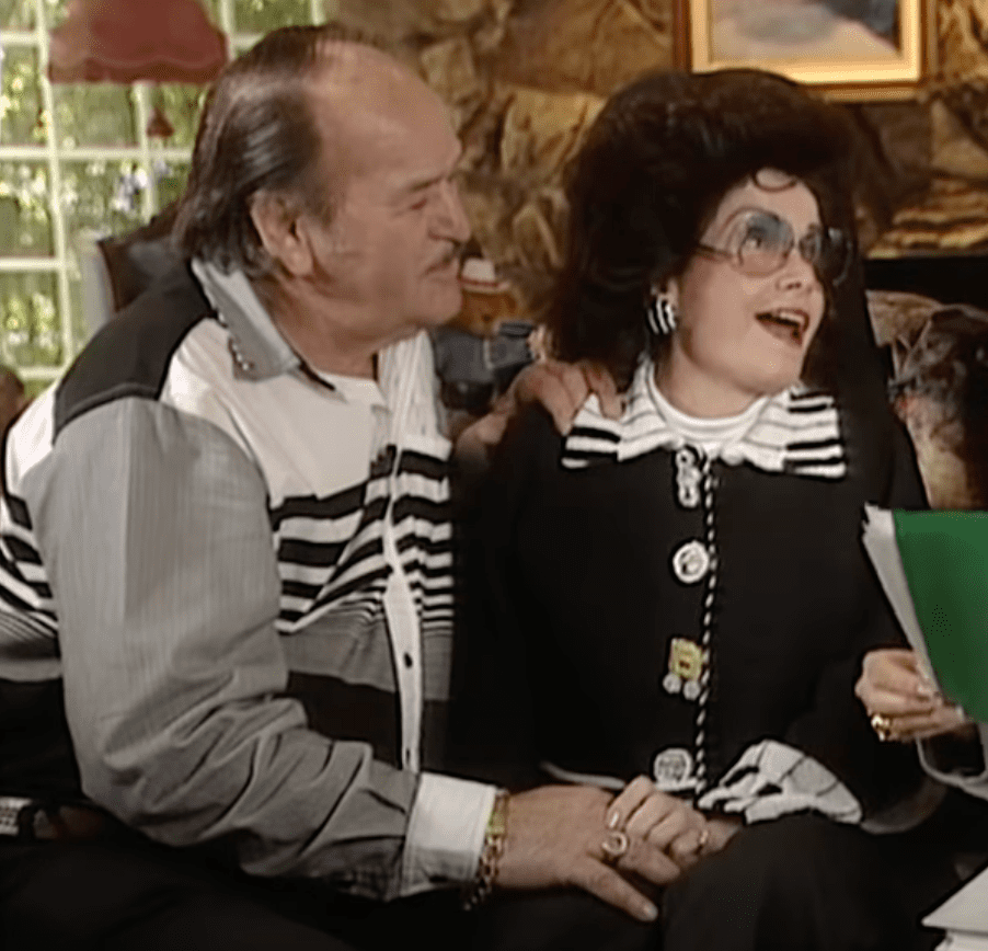 Glen Holt and Annette Funicello in an interview, 1998 | Source: Youtube.com/c/entertainmenttonight