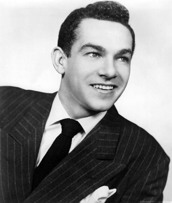 Publicity photo of comedian Jack Carter. | Source: Wikimedia Commons
