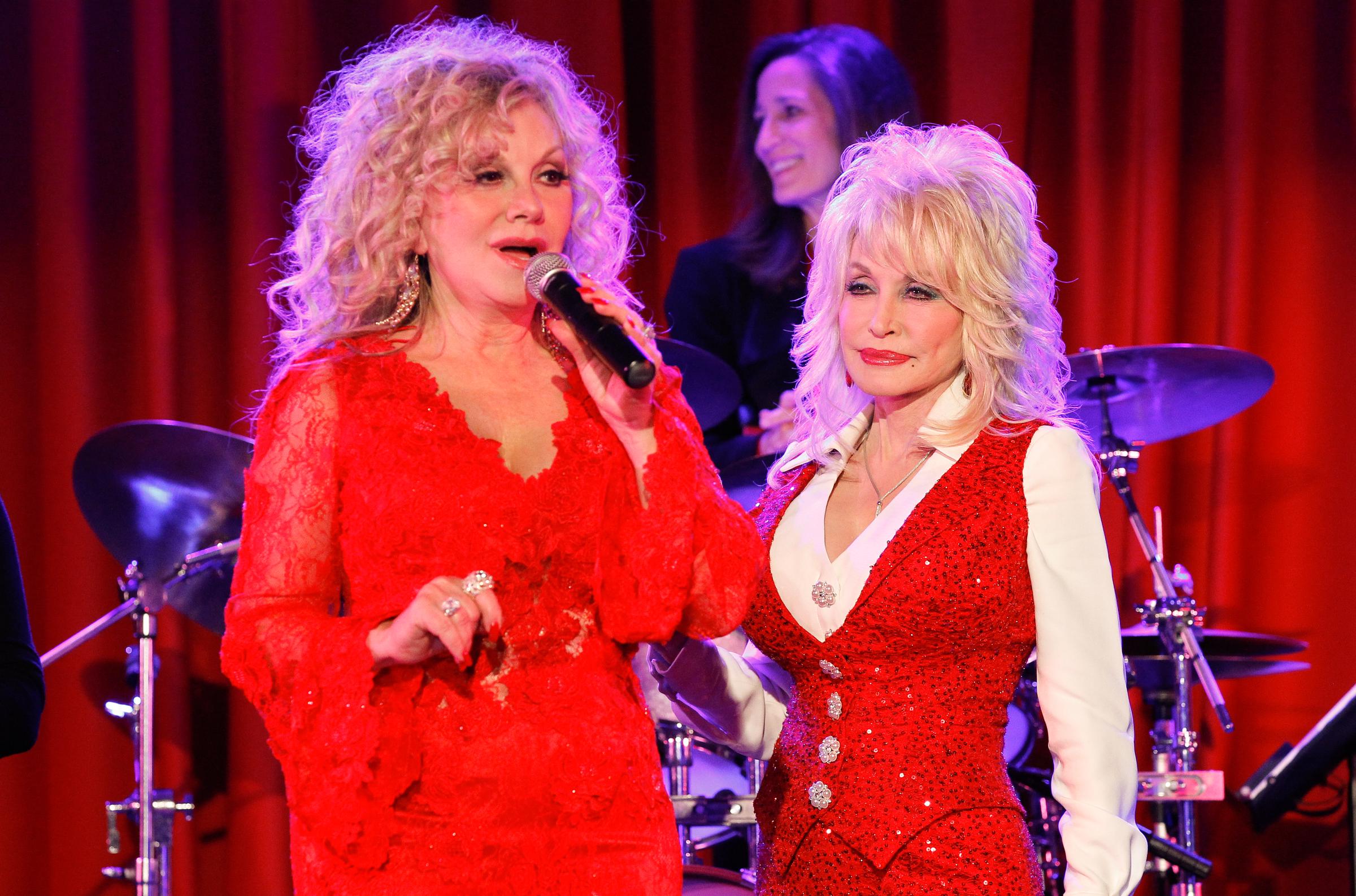 Stella Parton became the first member of the family to publicly acknowledge the loss, sharing a message of gratitude for the support shown during a difficult time. Her statement offered a rare glimpse into how the Parton family is mourning together. | Source: Getty Images