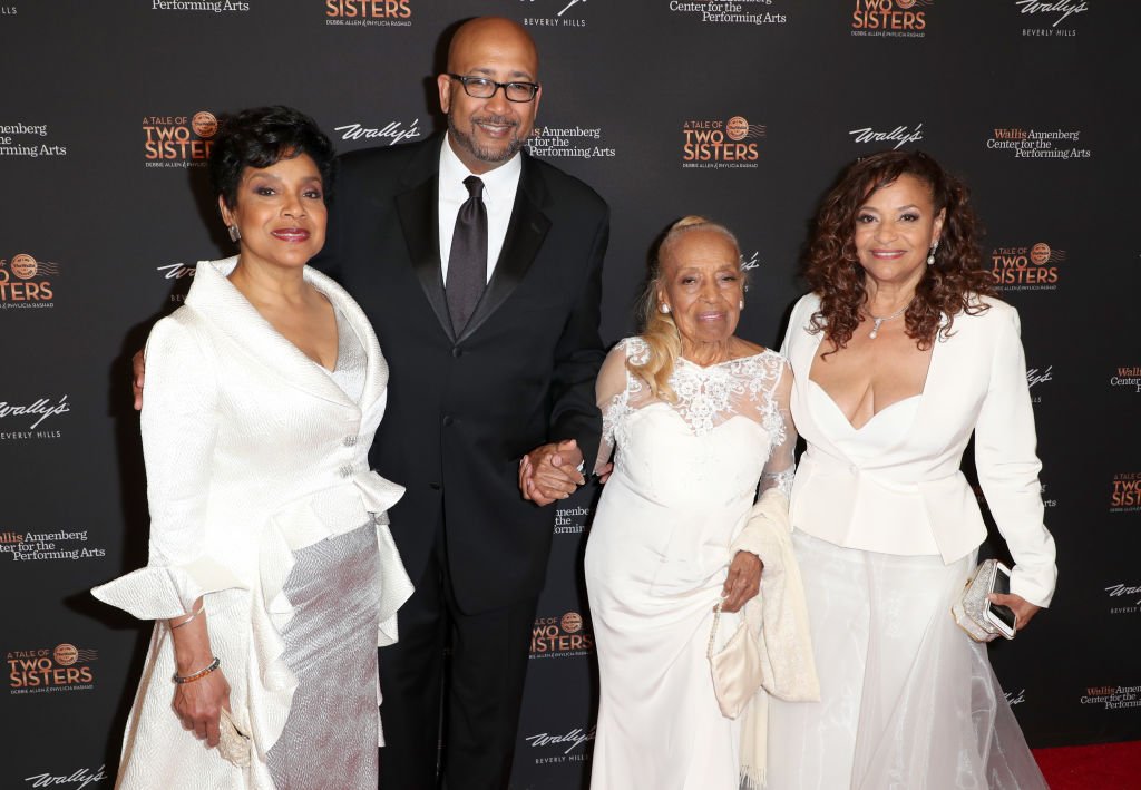 Phylicia Rashad, Andrew Arthur Allen Jr., Vivian Ayers Allen, and Debbie Allen arrive at the red carpet for  "A Tale of Two Sisters," honoring Debbie Allen and Phylicia Rashad in 2018. | Photo: Getty Images