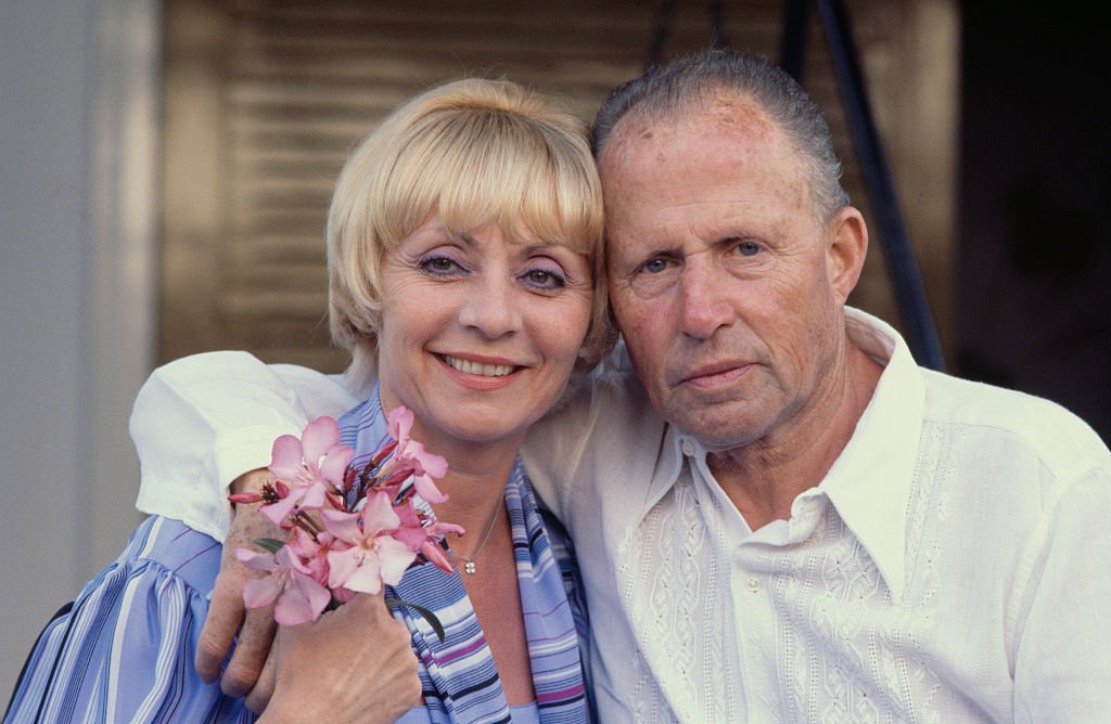 La chanteuse belge, artiste de cabaret et actrice Annie Cordy avec son mari et mentor Bruno (de son vrai nom Henri Bruneau). | Photo : Getty Images