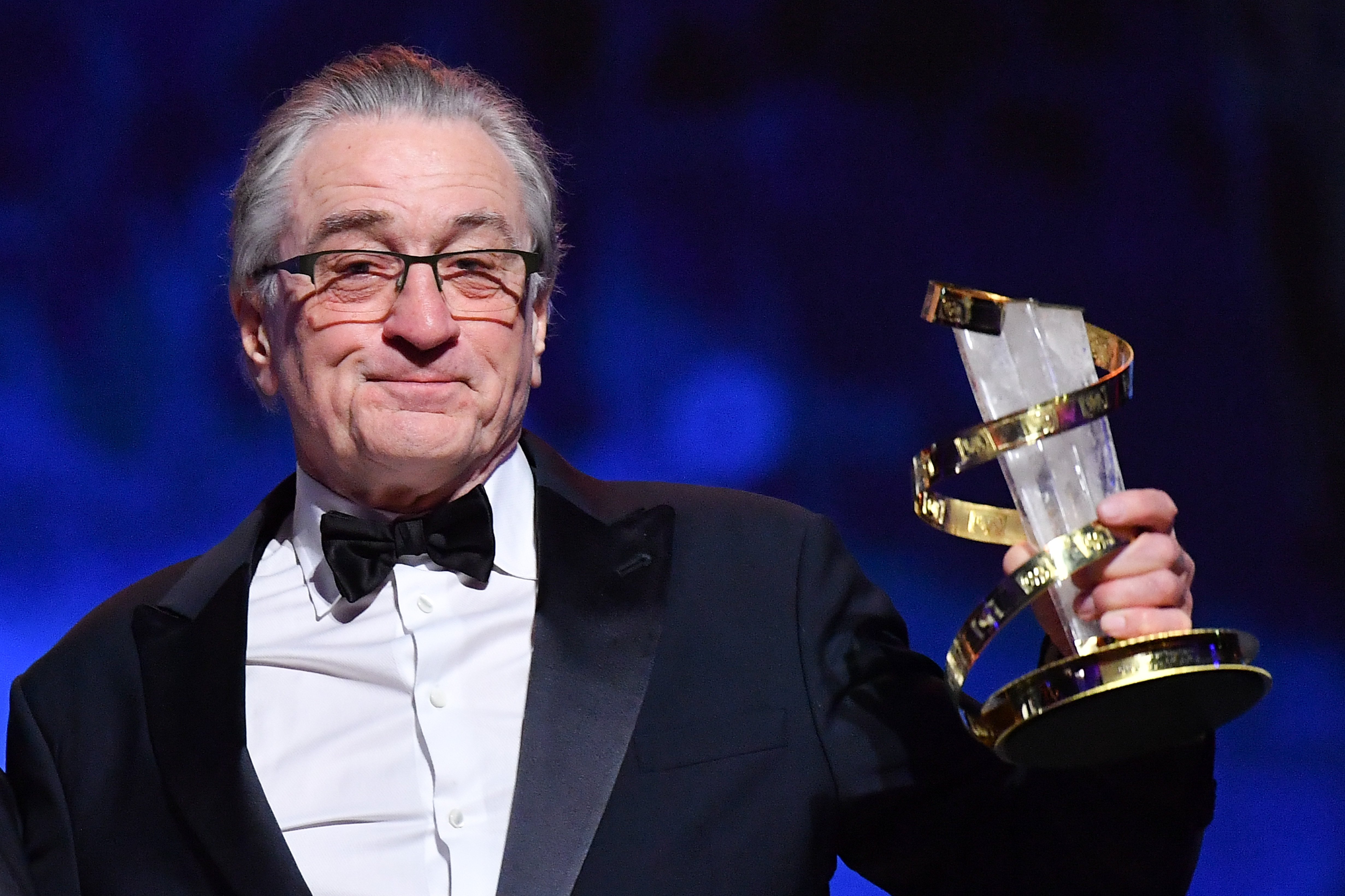 Robert De Niro with his "Etoile d'Or" Award at the 17th Marrakech International Film Festival on December 1, 2018 | Source: Getty Images