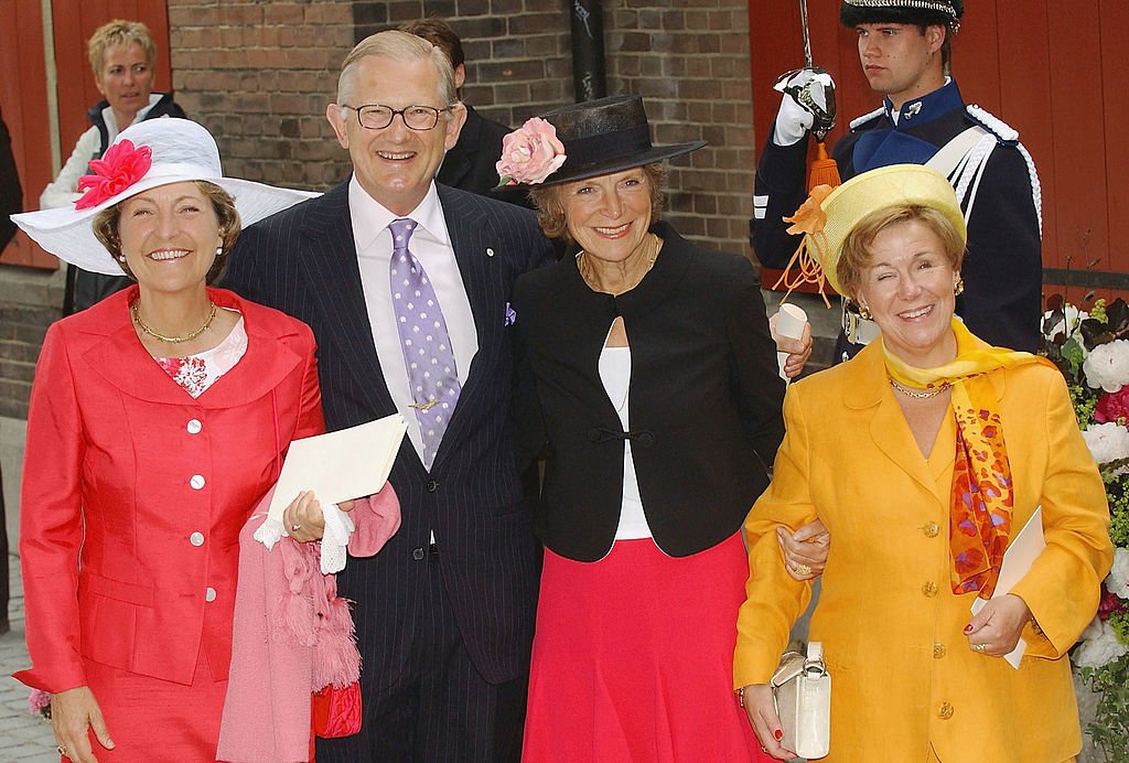La princesa Margriet, Pieter Van Vollenhoven, la Princesa Irene y la Princesa Christina en La Haya el 12 de junio de 2004. | Imagen: Getty Images La princesa Margriet, Pieter Van Vollenhoven, la Princesa Irene y la Princesa Christina en La Haya el 12 de junio de 2004. | Imagen: Getty Images