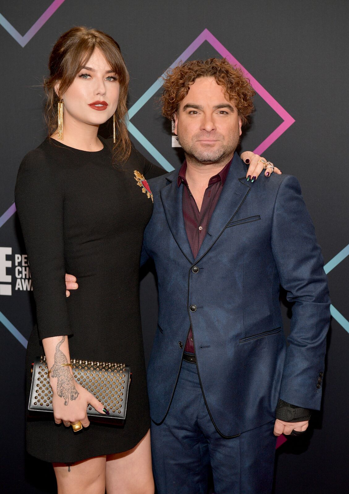 Johnny Galecki and Alaina Meyer attend the People's Choice Awards 2018 at Barker Hangar on November 11, 2018. | Source: Getty Images