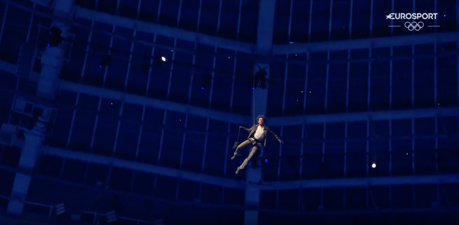 Tom Cruise leaping off the stadium's roof during the closing ceremony of the Paris Olympics, posted on August 12, 2024 | Source: YouTube/Eurosport