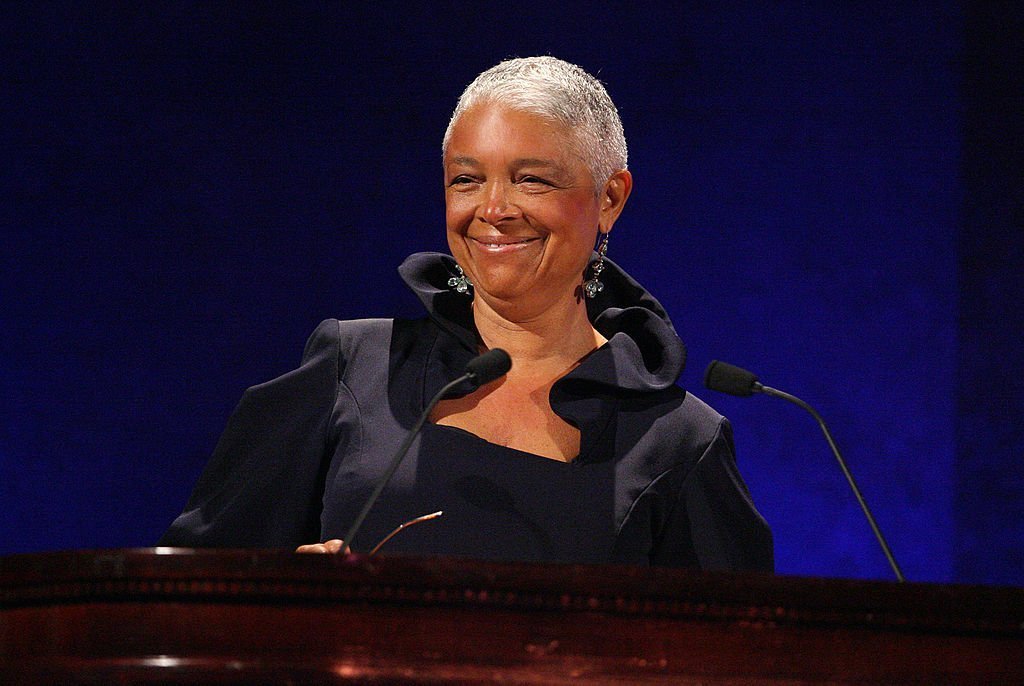 Dr. Camille Cosby speaks on stage at the 35th Anniversary of the Jackie Robinson Foundation hosted by Bill Cosby at the Waldorf Astoria hotel | Photo: Getty Images