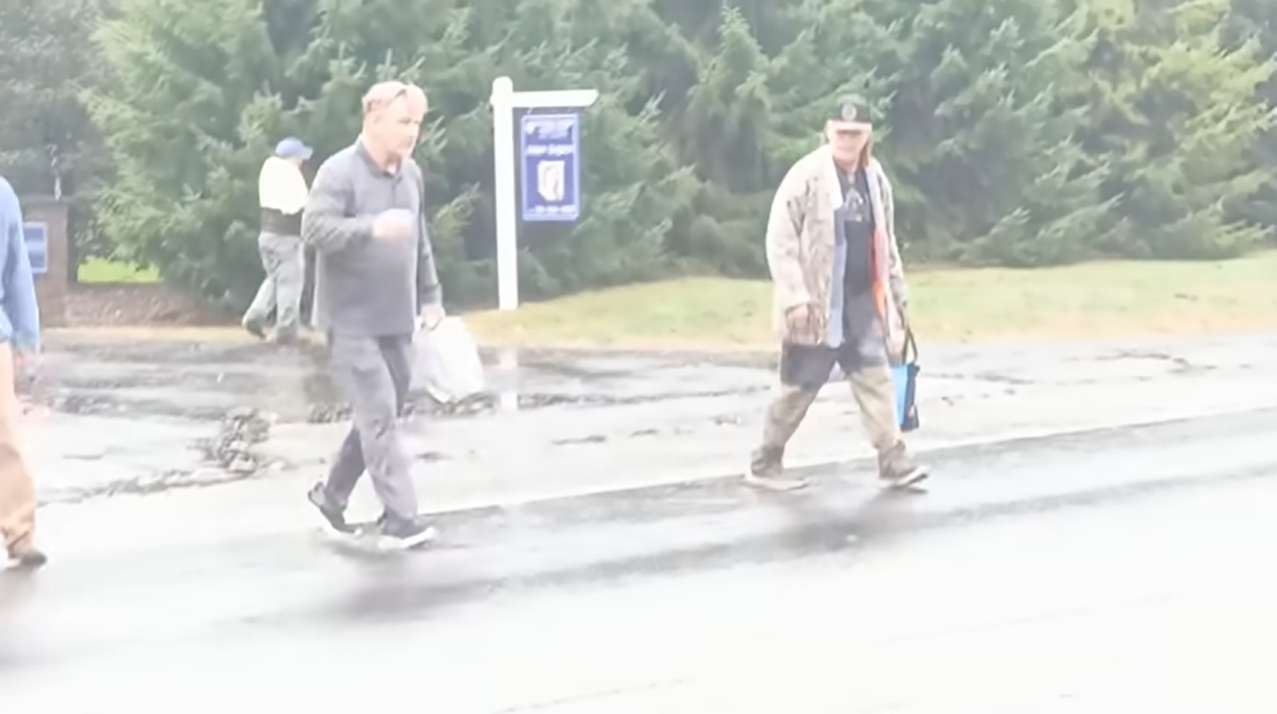 Stephen and Alec Baldwin leave the crash site, from a video dated October 14, 2025 | Source: YouTube/@nypost