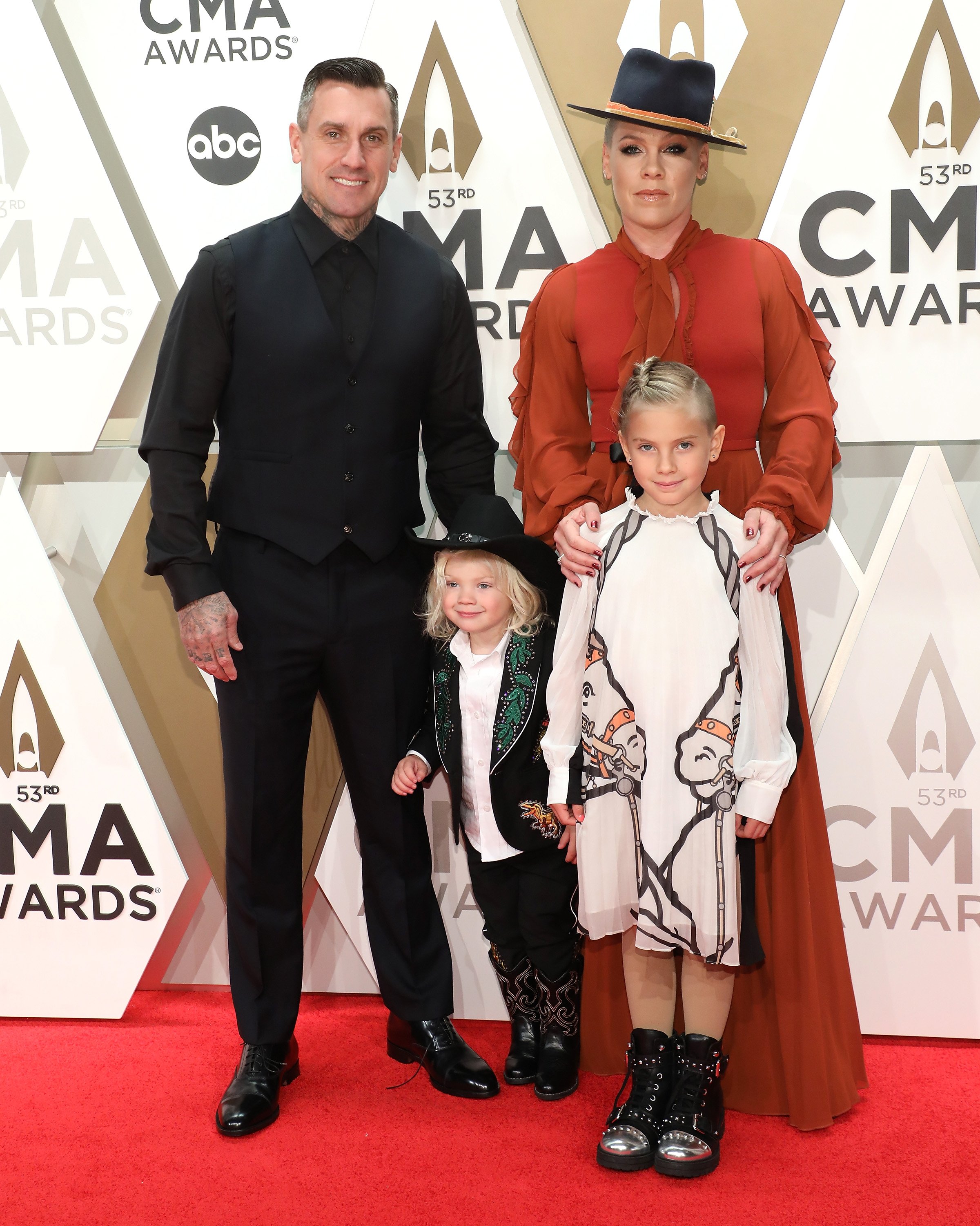 Carey Hart, Pink, Jameson, and Willow attend the 53nd annual CMA Awards on November 13, 2019 in Nashville, Tennessee. | Source: Getty Images