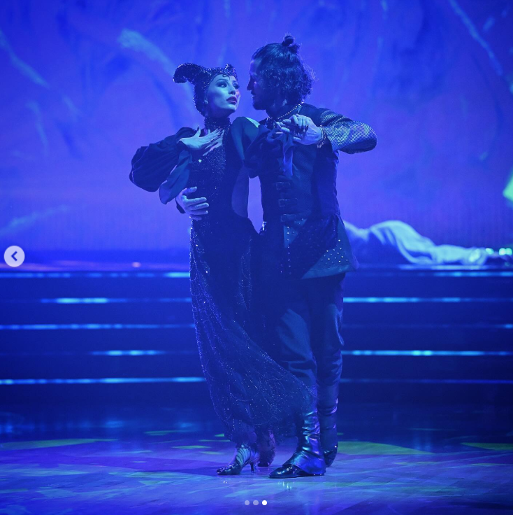 Alix Earle and Val Chmerkovskiy performing the Viennese Waltz on "Dancing with the Stars" on an episode that aired on October 7, 2025 | Source: Instagram/dancingwiththestars