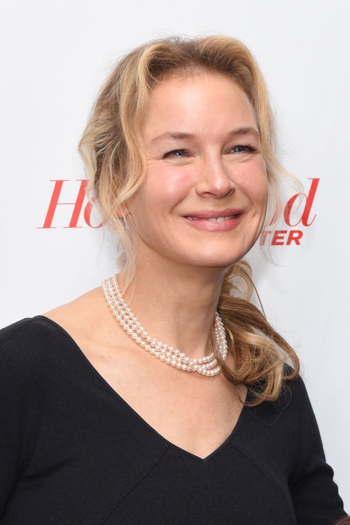 Renée Zellweger en el Fairmont Miramar Hotel & Bungalows el 2 de diciembre de 2017 en Santa Mónica, California. | Imagen: Getty Images Renée Zellweger en el Fairmont Miramar Hotel & Bungalows el 2 de diciembre de 2017 en Santa Mónica, California. | Imagen: Getty Images