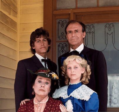 Scottie (Katherine) MacGregor as Harriet Oleson, Richard Bull as Nels Oleson on "Little House on the Prairie" | Source: Getty Images