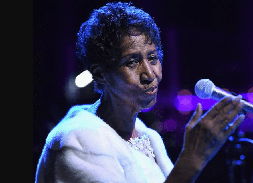 Aretha Franklin performs onstage at the Elton John AIDS Foundation's commemoration Its 25th year at Cathedral of St. John the Divine on November 7, 2017 I Photo: Getty Images.