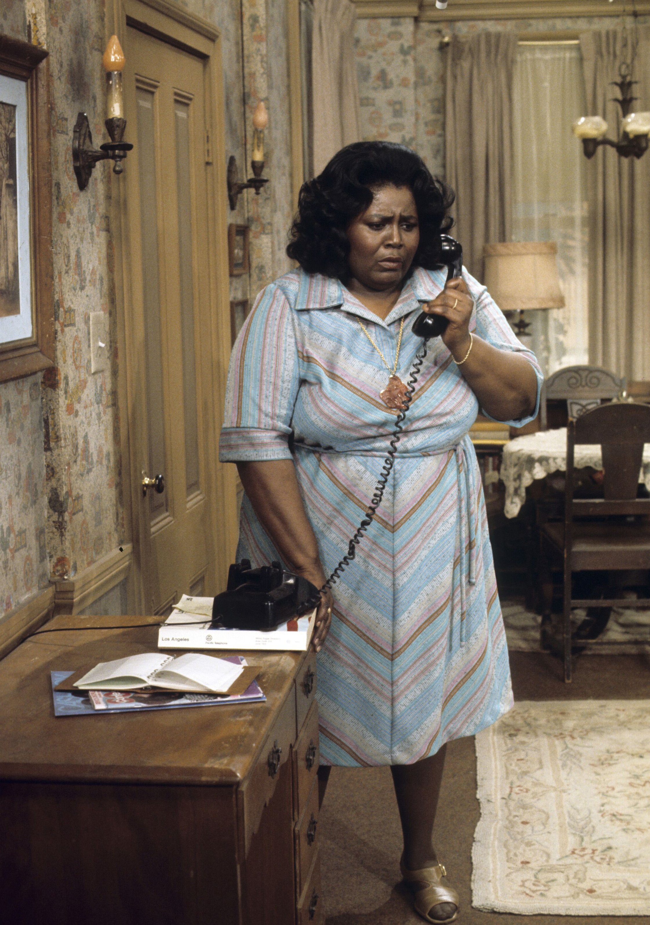 Mabel King on the set of the ABC hit sitcom "What's Happening!!" | Source: Getty Images