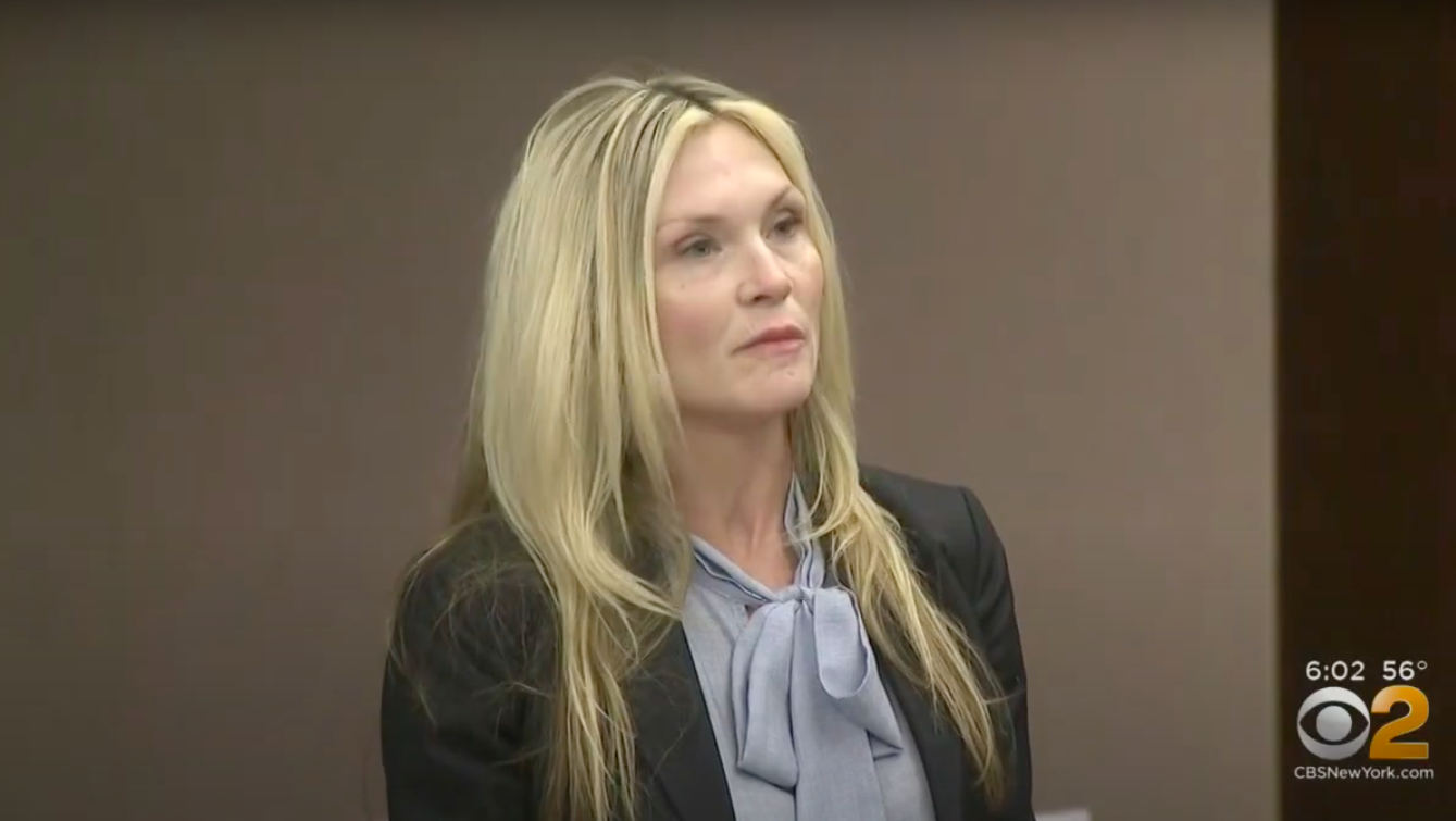 A screenshot of Amy Locane in court, posted on February 16, 2019. | Source: YouTube/CBS New York