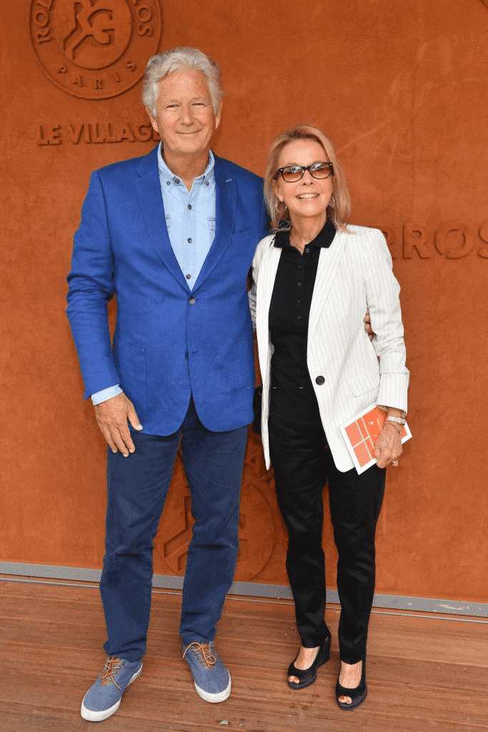 PARIS, FRANCE - 09 JUIN : Pierre Dhostel et son épouse Carole assistent à la finale féminine de Roland Garros 2018 - Quatorzième journée, le 9 juin 2018 à Paris, France. | Photo : Getty Images