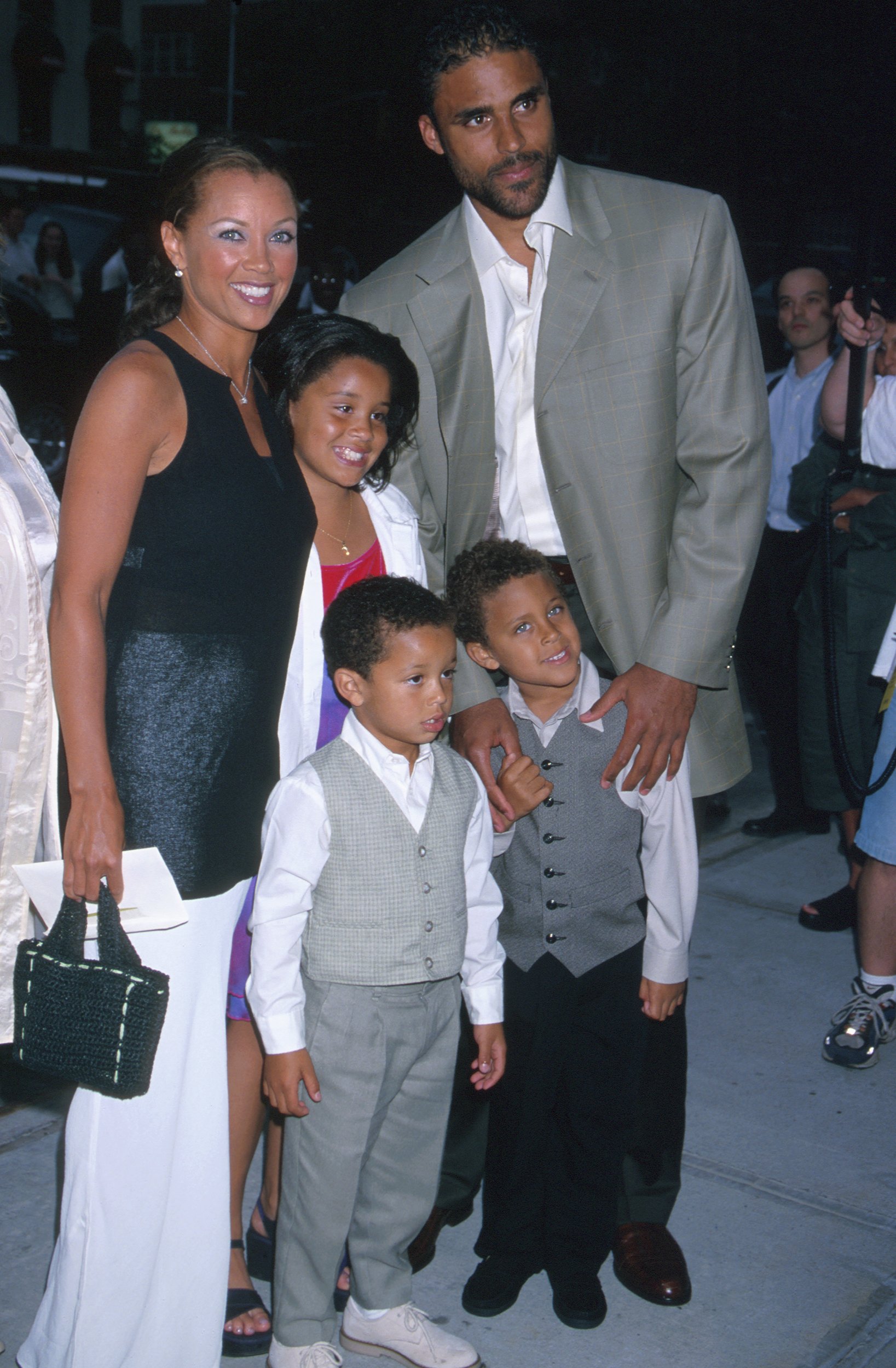 Singer/Actress Vanessa Williams with boyfriend Rick Fox of the L.A. Lakers and her children at the premiere of the new Disney motion picture Tarzan at the Loews Theatre | Source: Getty Images