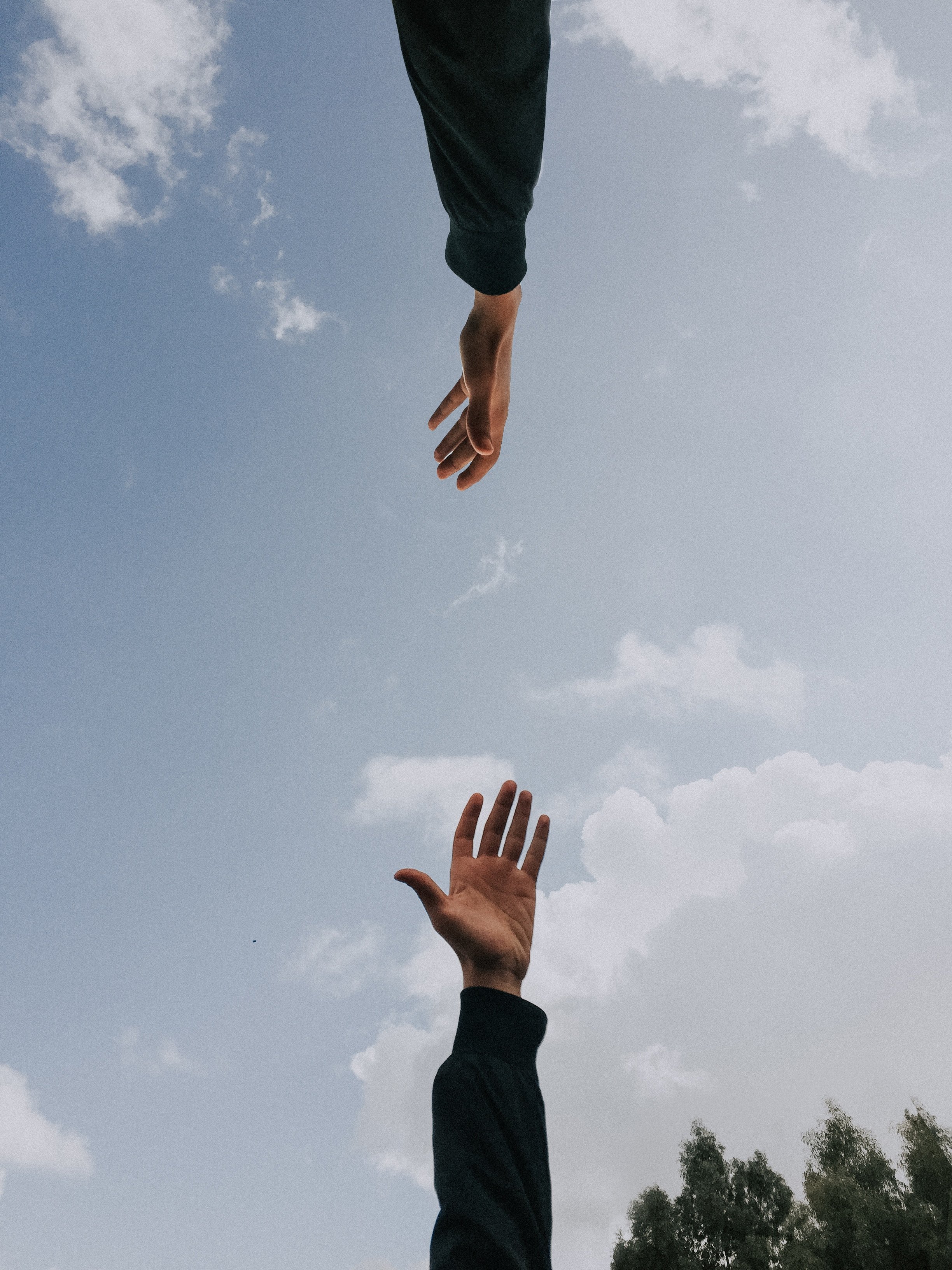 Two hands letting go | Source: Unsplash.com