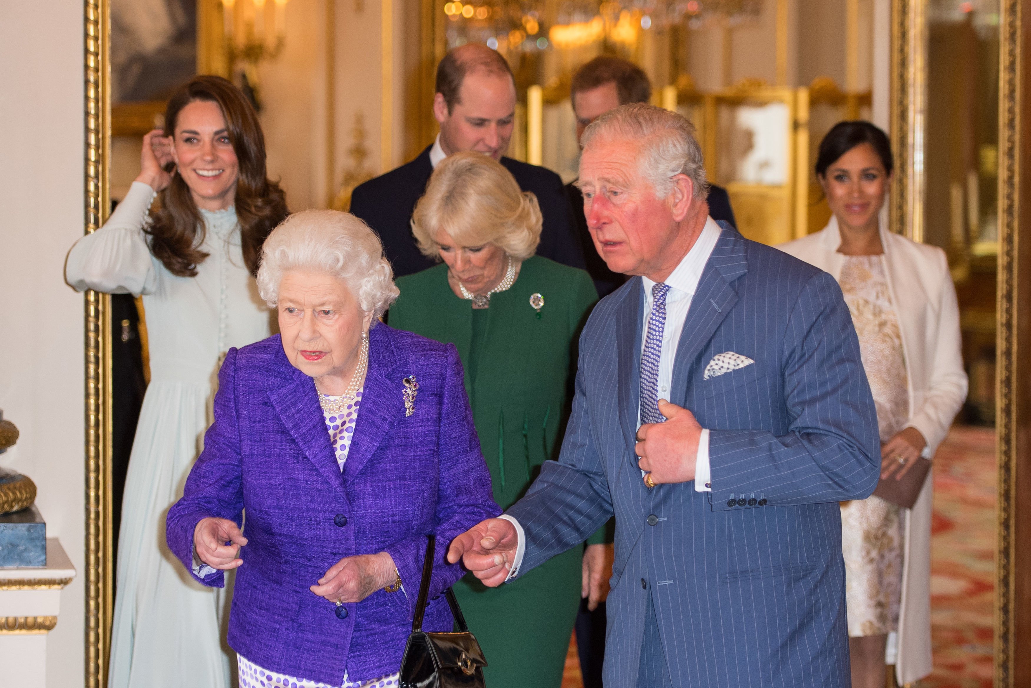 Mitglieder der königlichen Familie nehmen an einem Empfang anlässlich des 50. Jahrestages der Amtseinführung des Prince of Wales im Buckingham Palace in London am 5. März 2019 teil | Quelle: © Getty Images