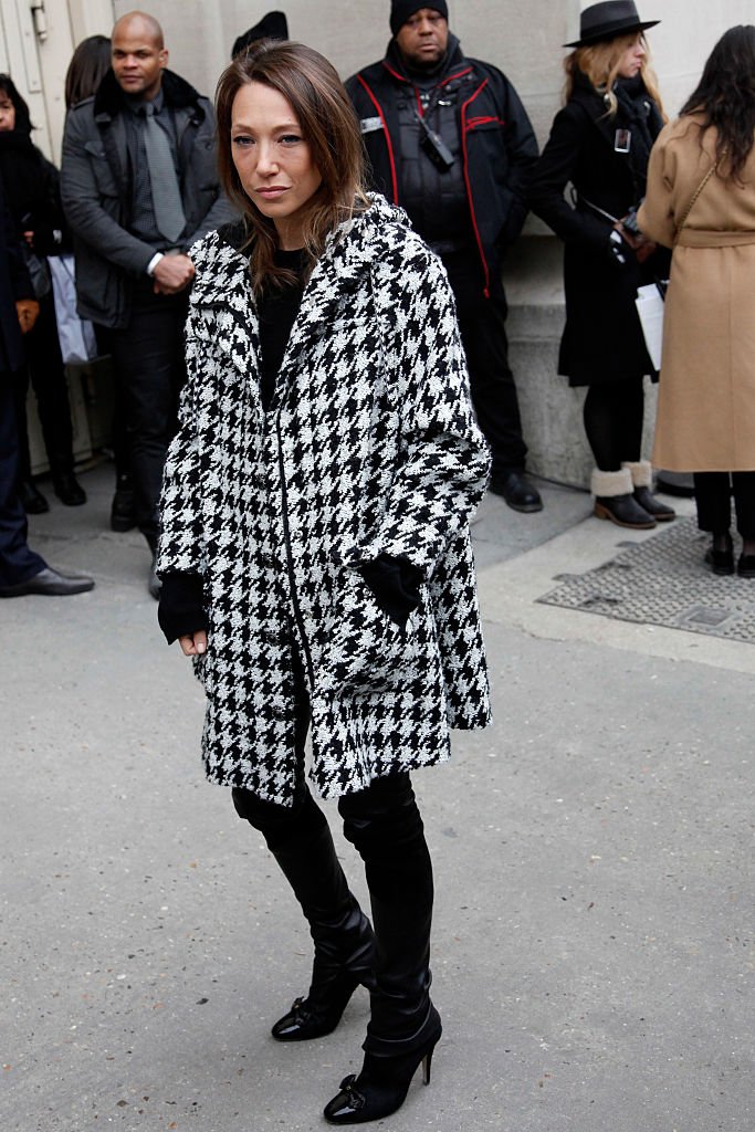 Laura Smet arrives at the Chanel Haute Couture spring / summer 2017 show as part of Paris Fashion Week on January 24, 2017 in Paris, France.  |  Photo: Getty Images