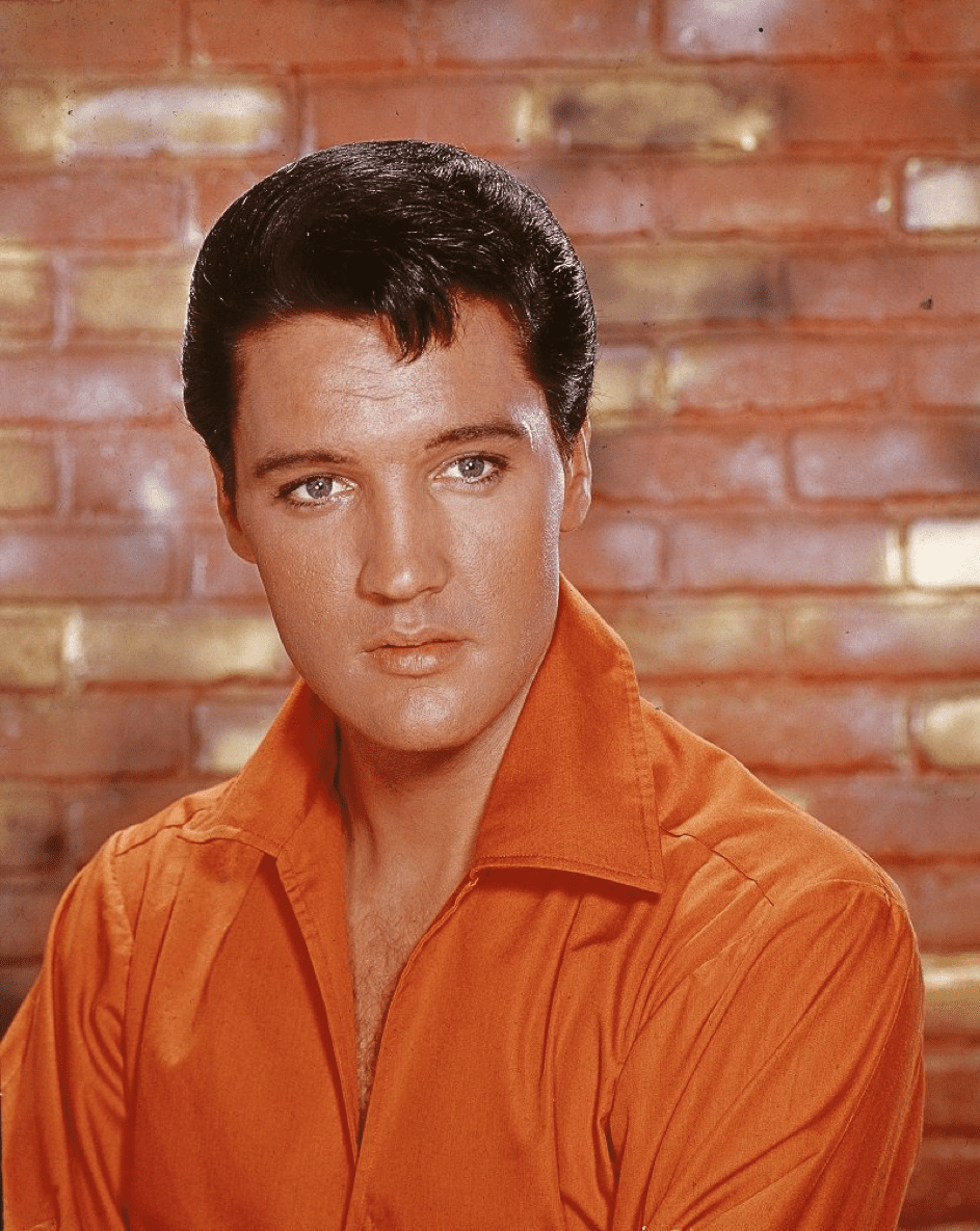 Portrait von Elvis Presley Mitte der-1960er. | Quelle: Getty Images