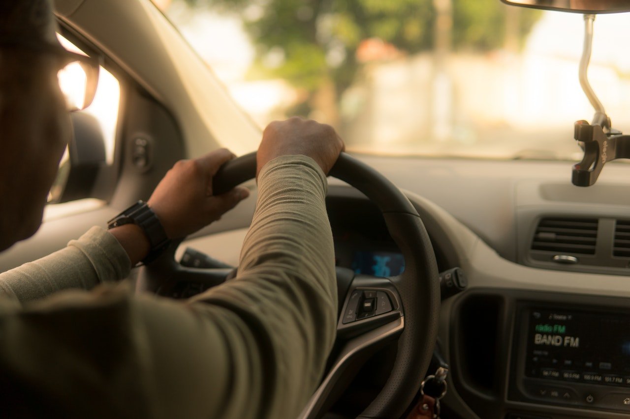 He drove back home after realizing Alexis wasn't there. | Source: Pexels