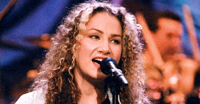 'One of Us' Singer Joan Osborne Opens up about How Raising a Daughter ...