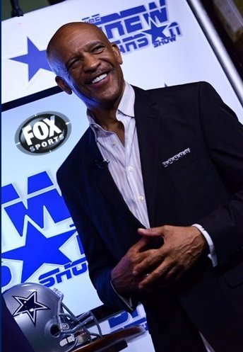 Drew Pearson on the set of his TV show The Drew Pearson Show on FOX Sports on  Sept 17th 2012 | Source: Wikipedia