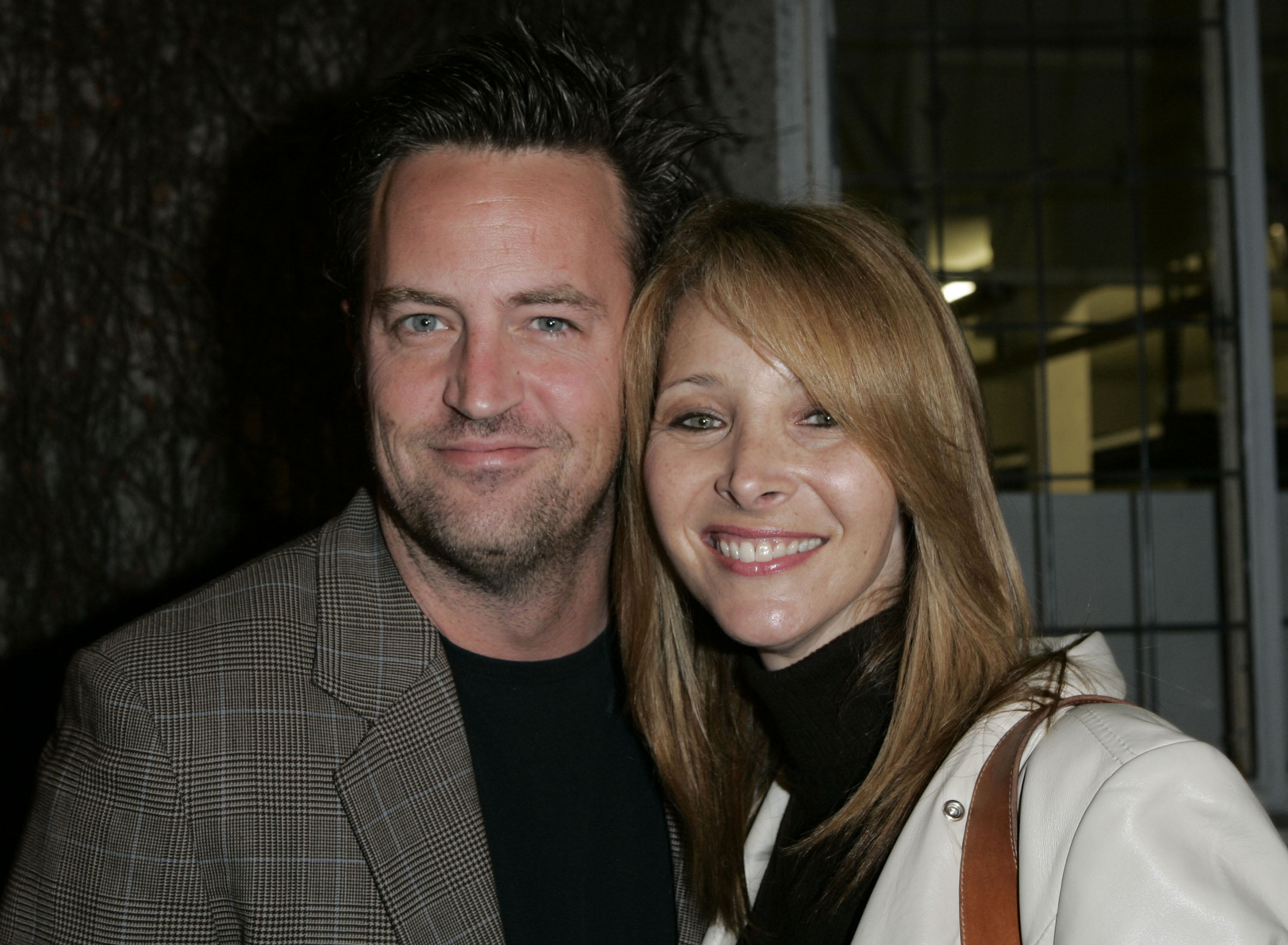 Matthew Perry and Lisa Kudrow at a silent auction for Lollipop Theater Network in Beverly Hills, California | Source: Getty Images