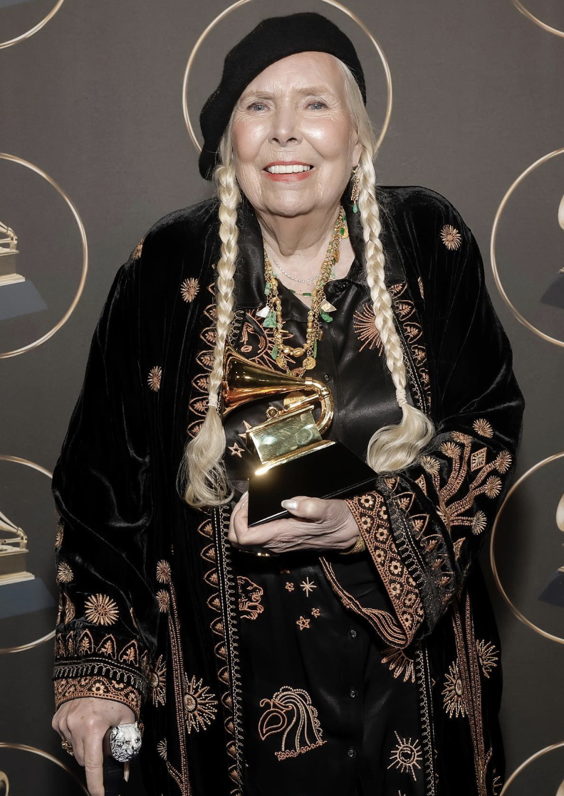 Joni Mitchell at the 66th annual Grammy Awards as seen in an Instagram carousel dated February 5, 2024 | Source: Instagram.com/jonimitchell/
