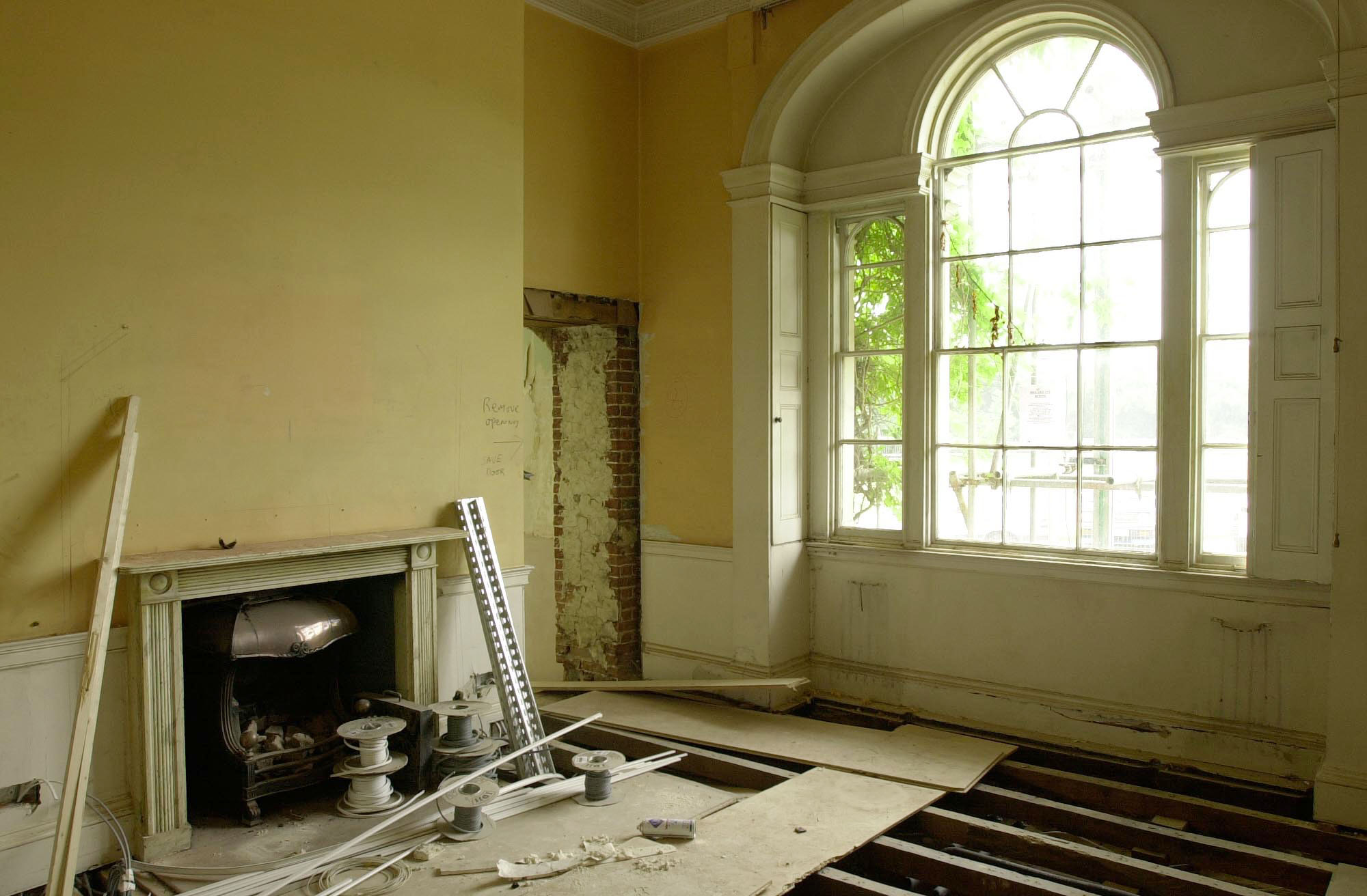 The front reception room of the Grade II-listed Forest Lodge, in Windsor Great Park on July 1, 2001 | Source: Getty Images