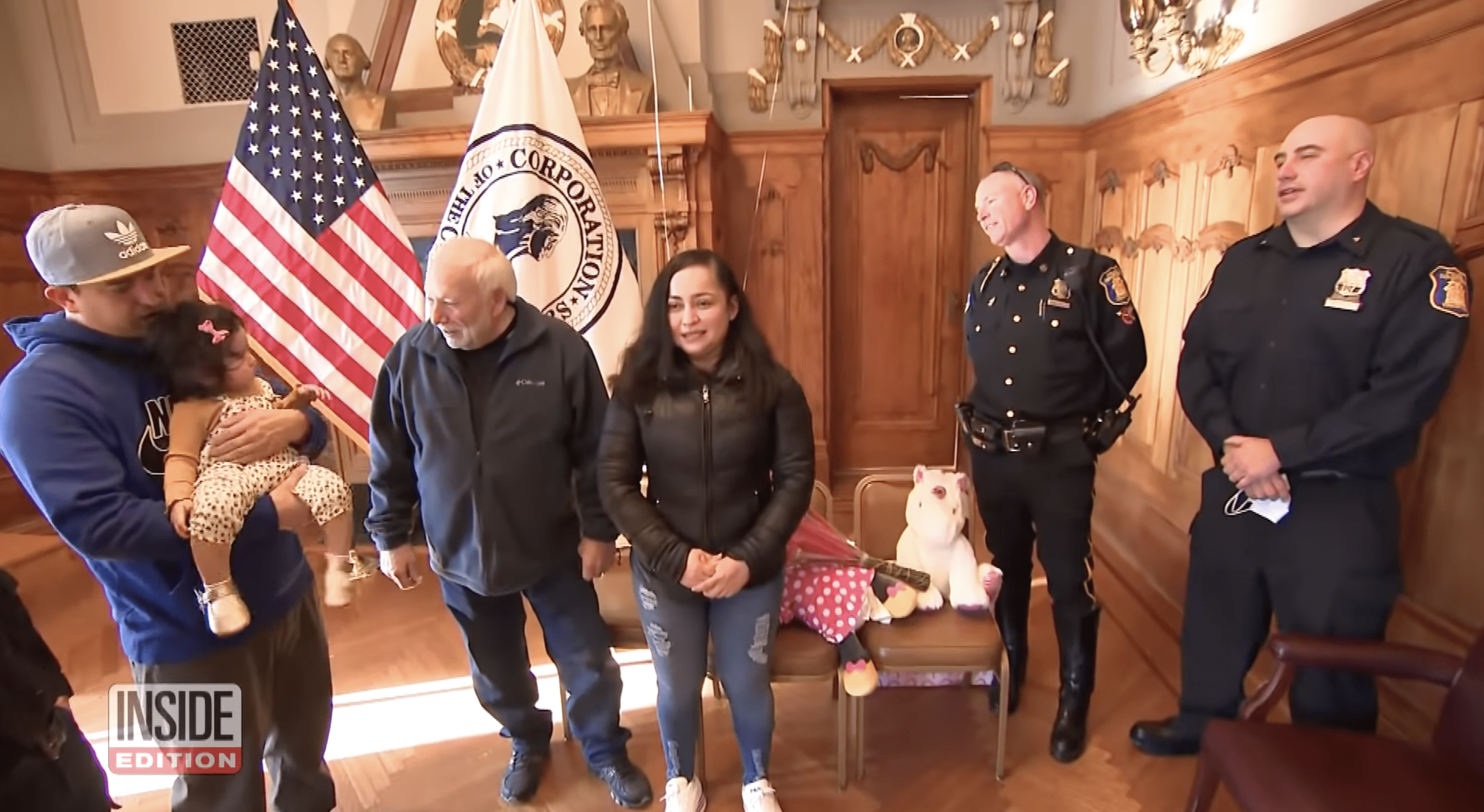 Mirna Nunez and her baby girl were reunited with the police officers who rescued them earlier this year. | Photo: YouTube.com/Inside Edition