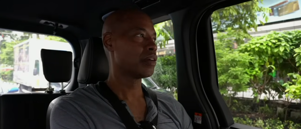 Jason Collins arrives in Singapore, from a video post dated December 11, 2025. | Source: YouTube/ESPN